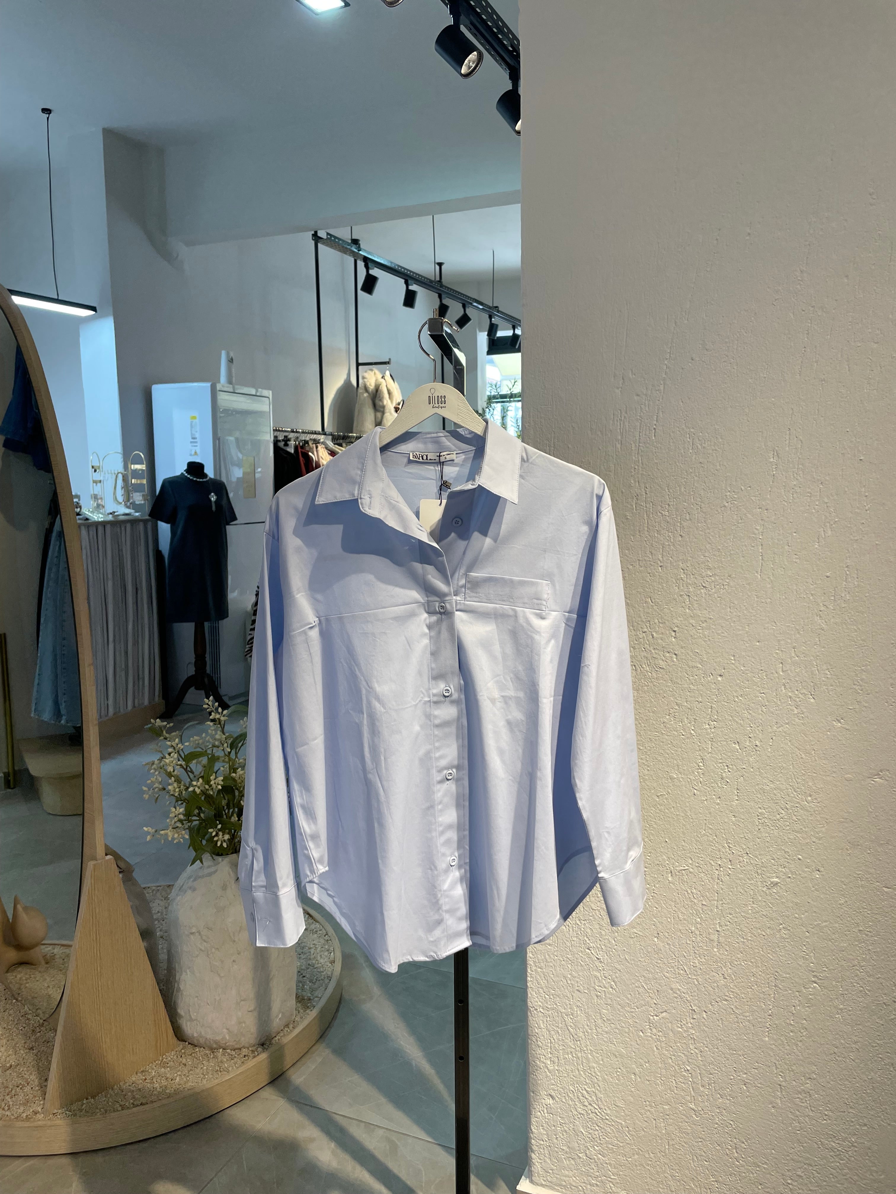 Marka Arka Detay Mavi Gömlek