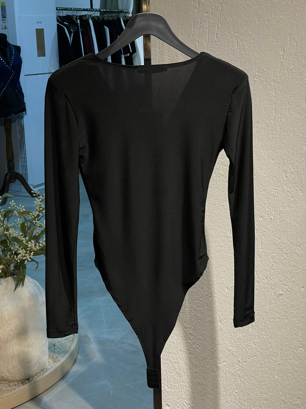 Taşlı V Yaka Bodysuit