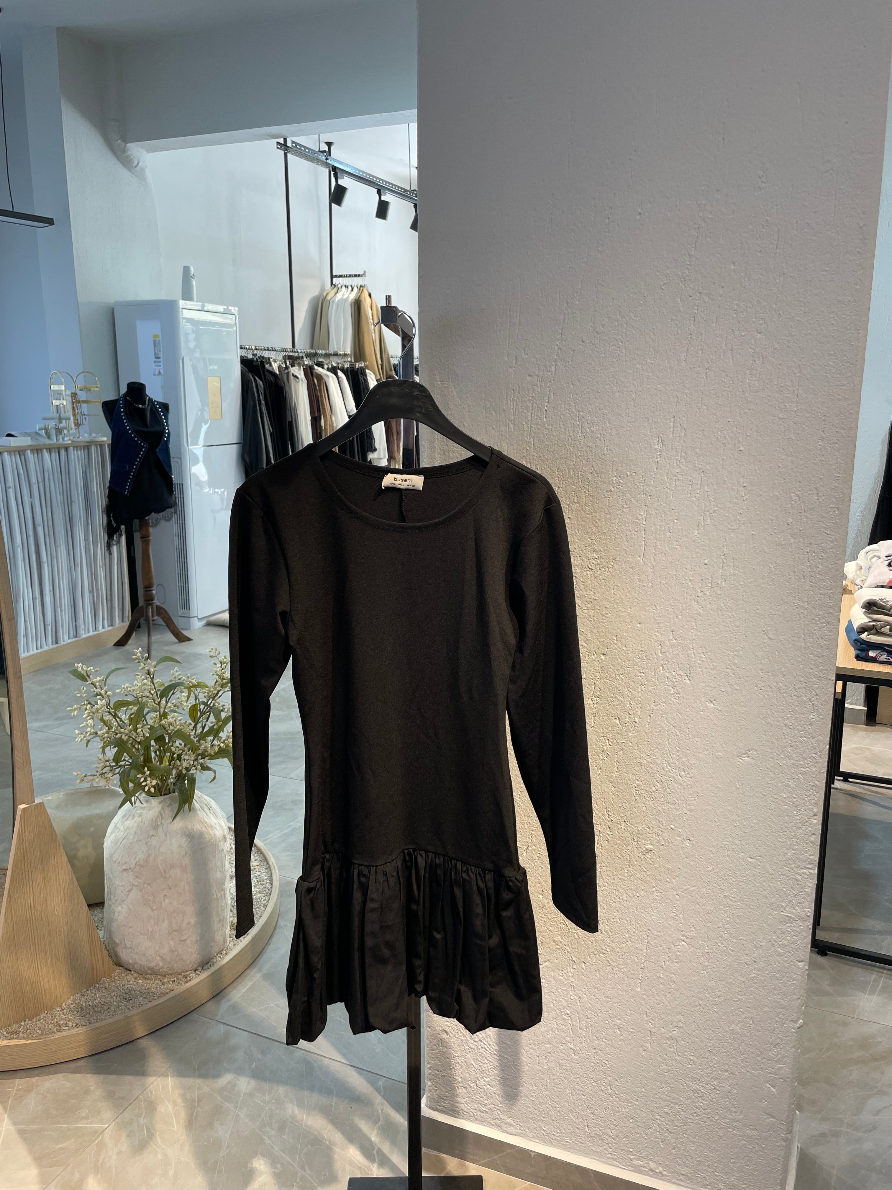 Siyah Uzun Kollu Balon Etek Şık Elbise