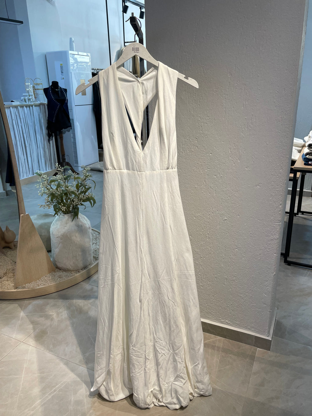 Beyaz Sırt Detaylı Uzun Elbise