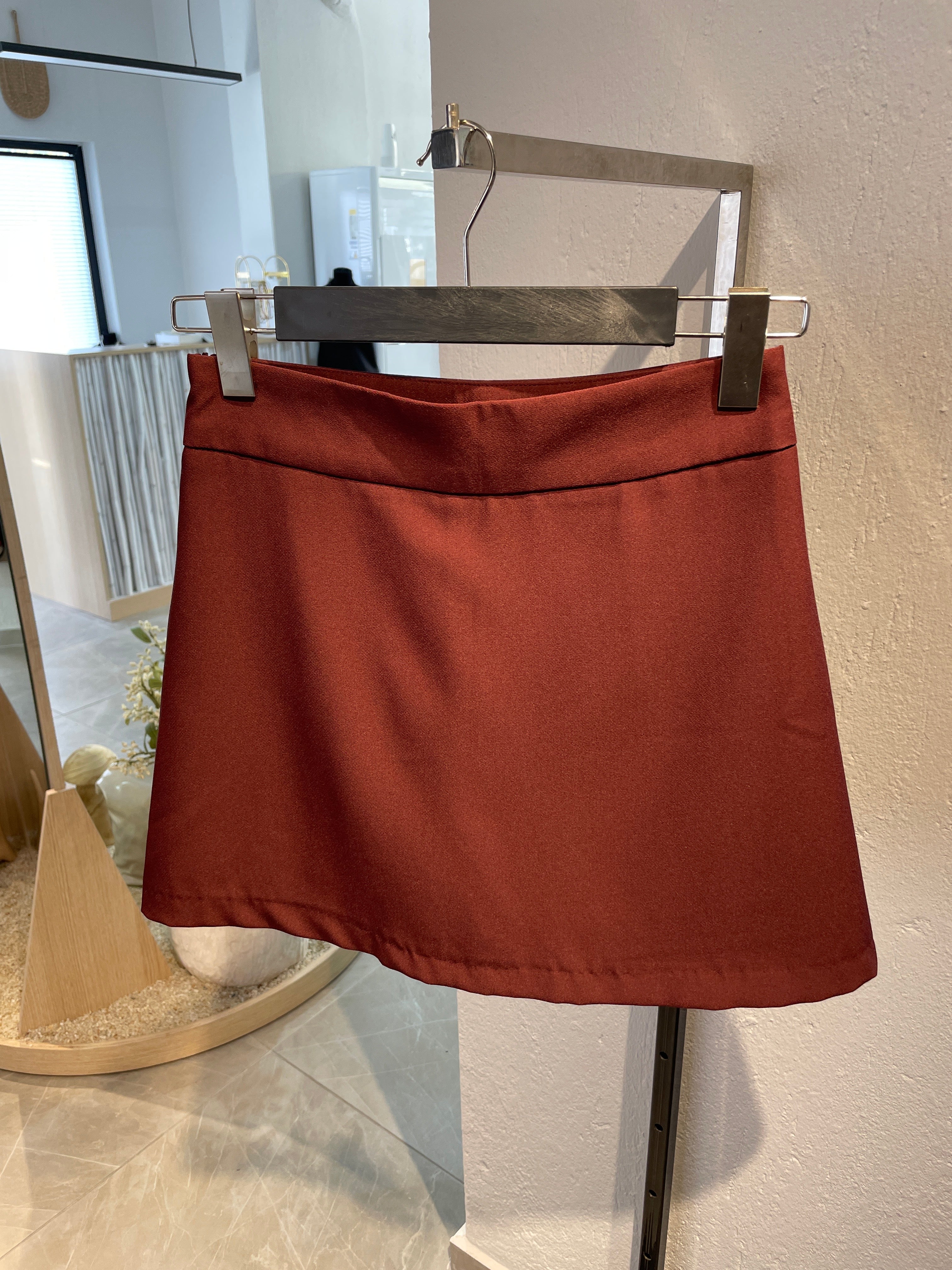 Siyah Yırtmaçlı Şort Etek