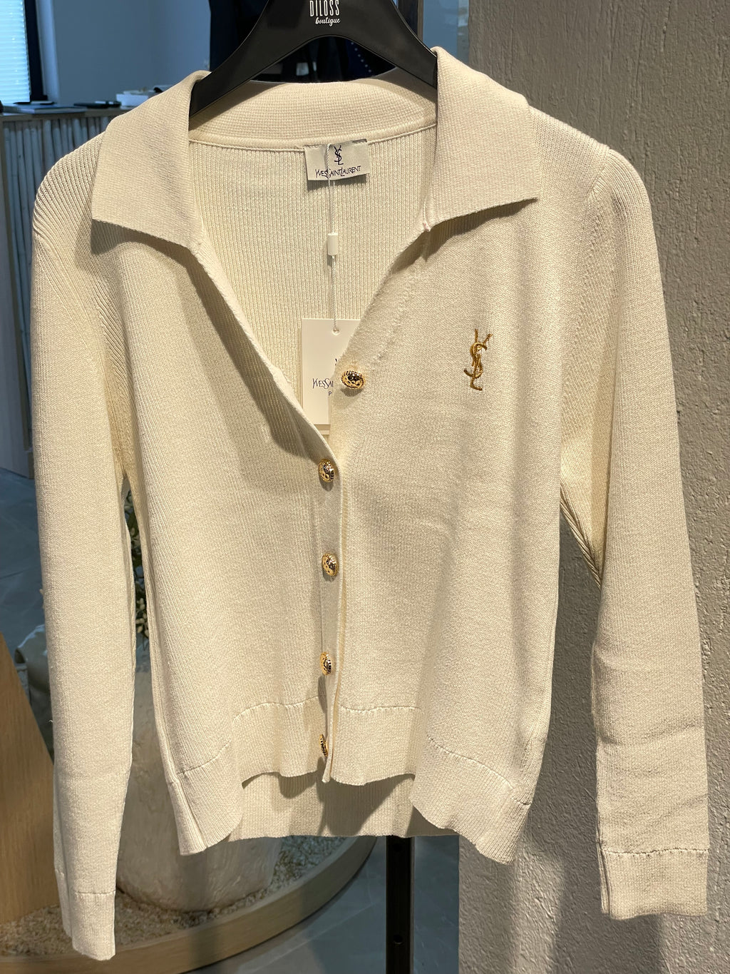 Düğmeli Marka Hırka