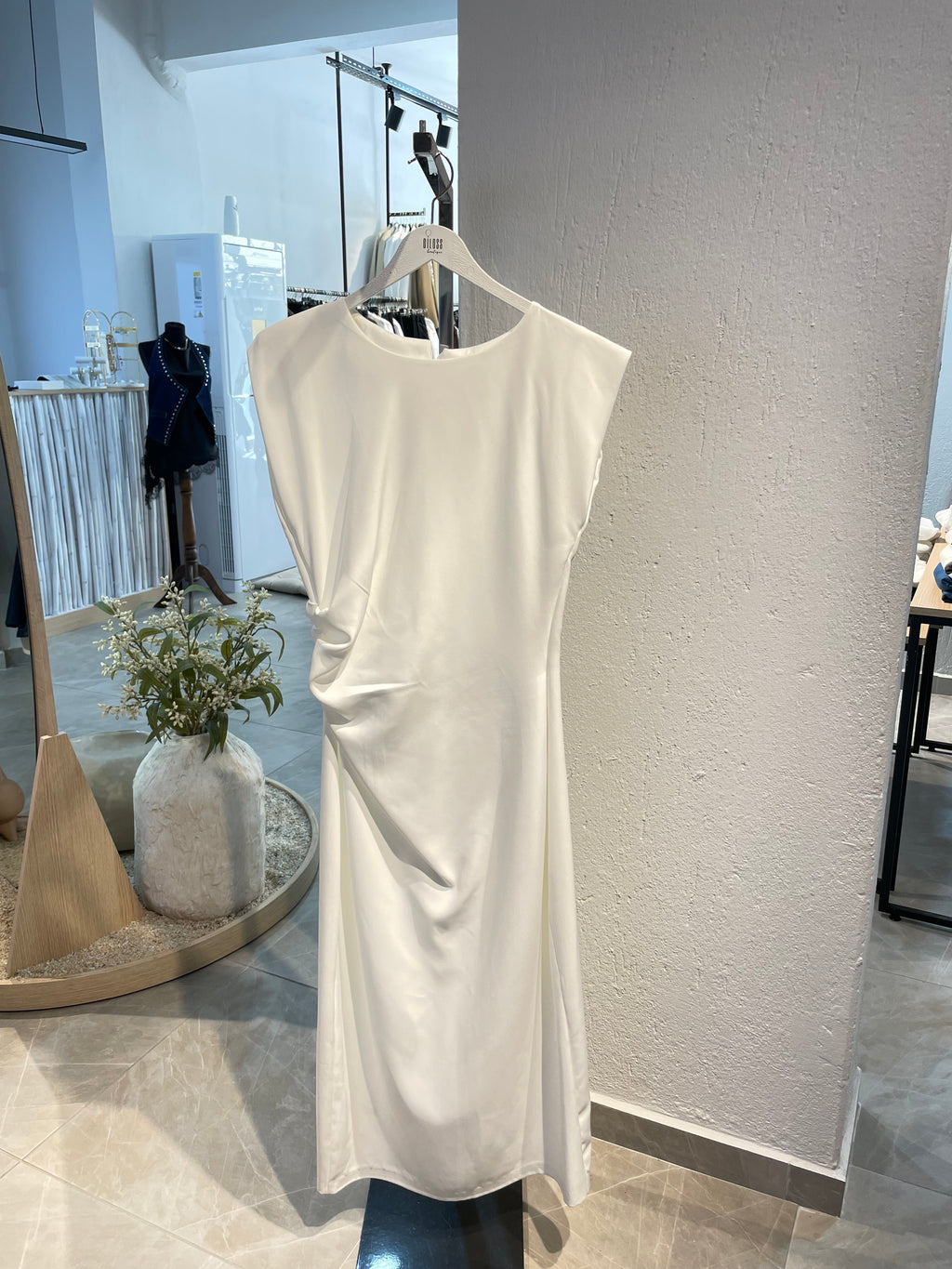 Beyaz Yandan Drapeli Elbise