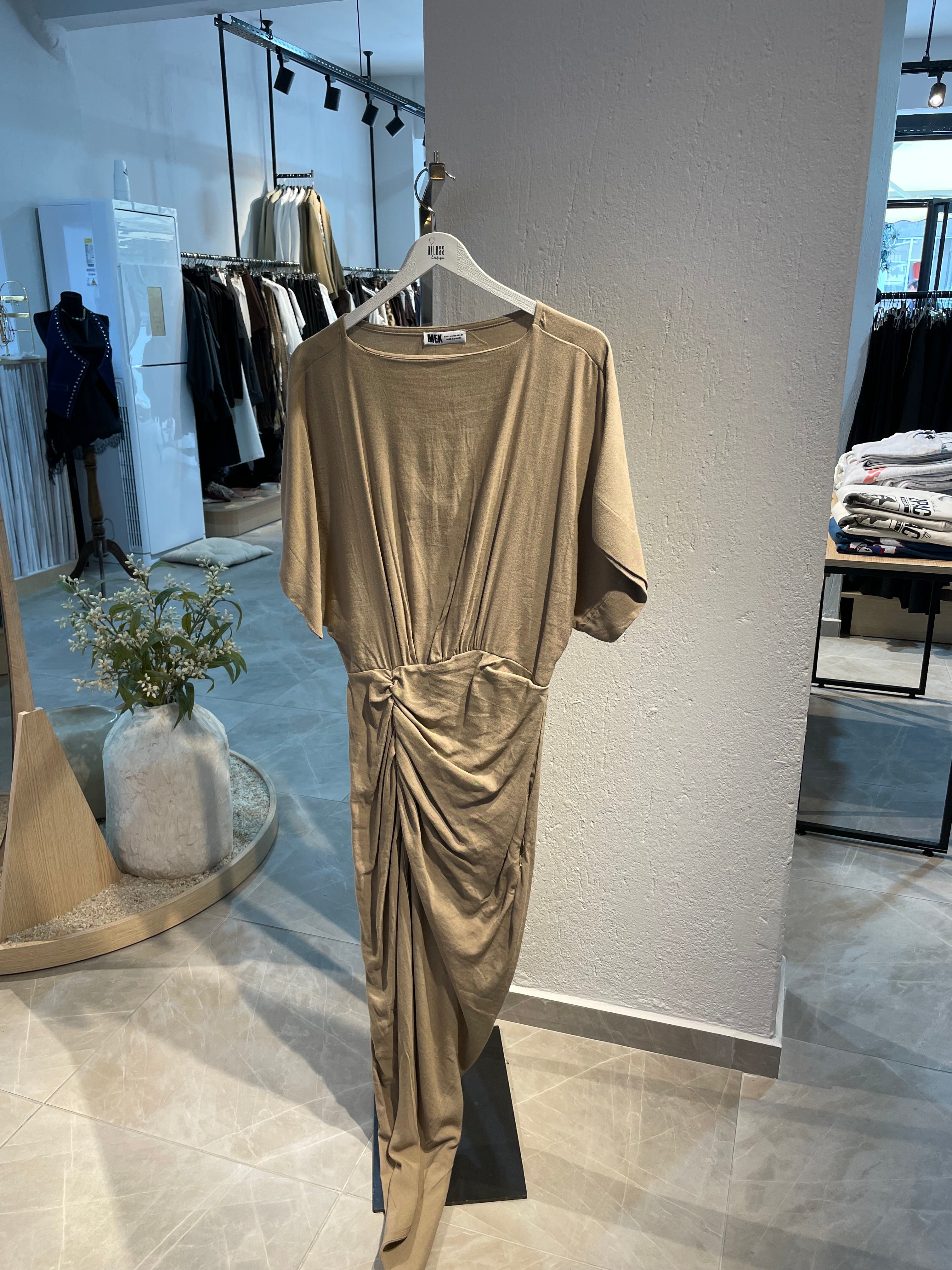 Yırtmaçlı Büzgülü Uzun Elbise