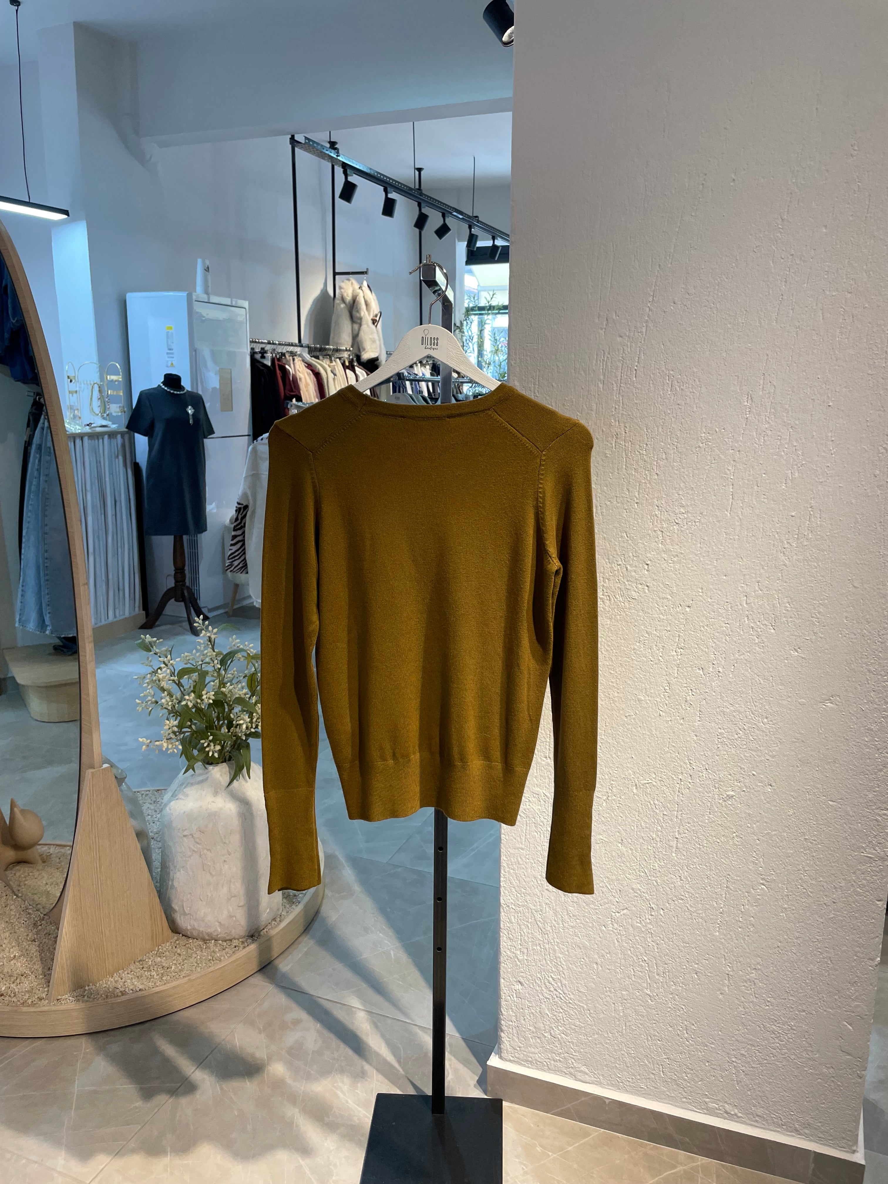 Dlvn Pemium Kumaş Uzun Kollu Kol Detay Üst