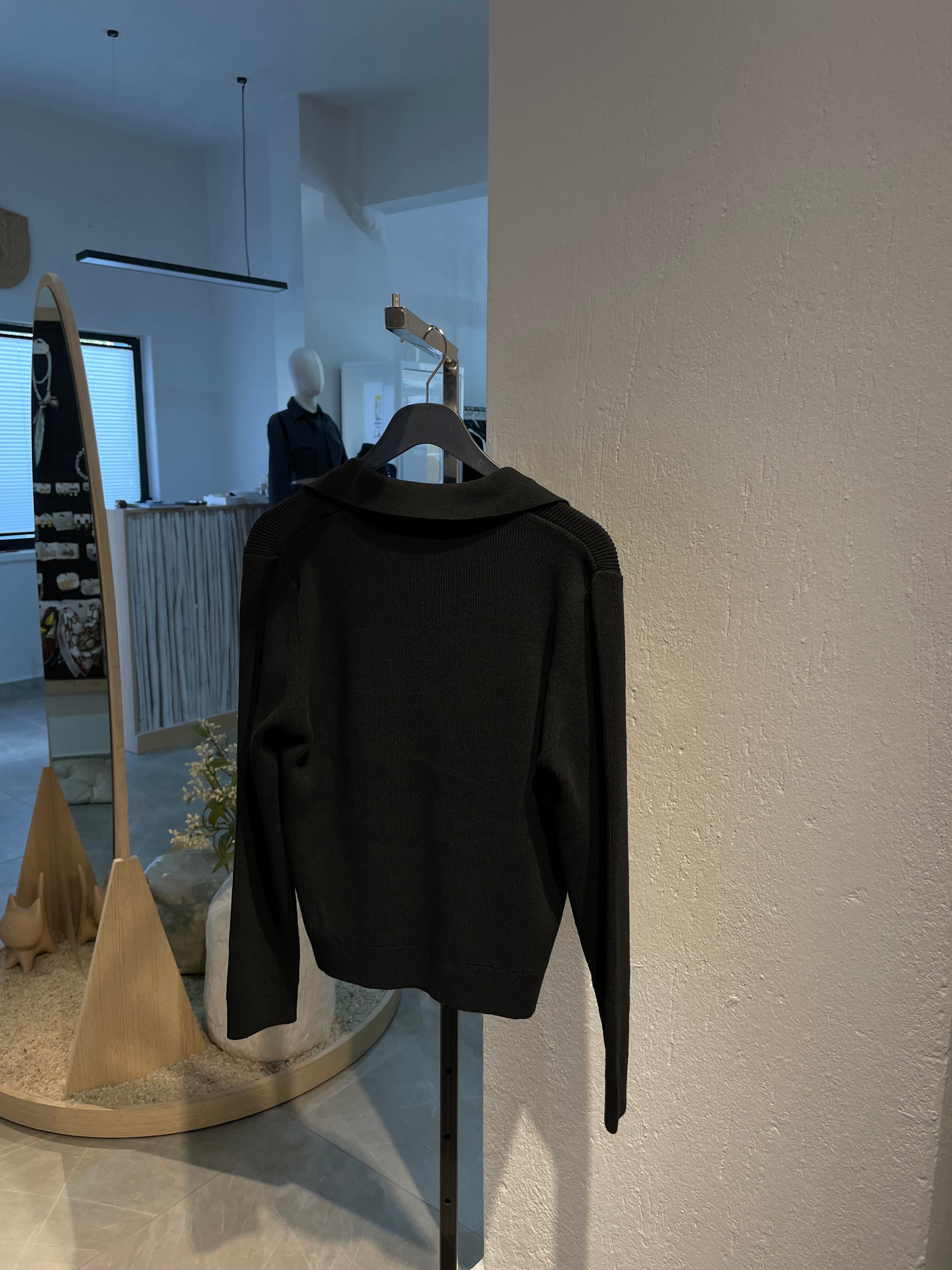 Düğmeli Marka Hırka