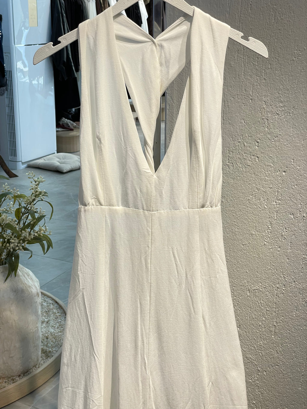 Beyaz Sırt Detaylı Uzun Elbise