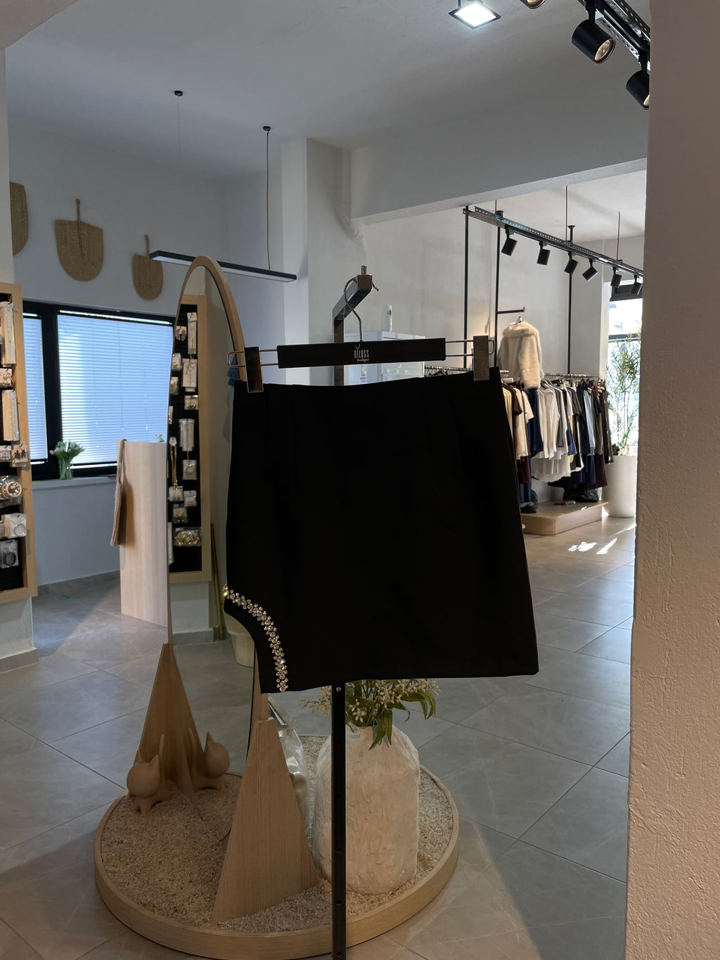 Şık Taş Detay Yırtmaçlı Etek