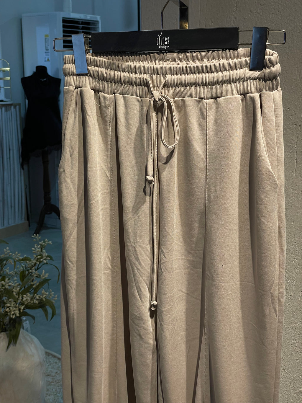 Bej Rahat Kesim Eşofman Altı