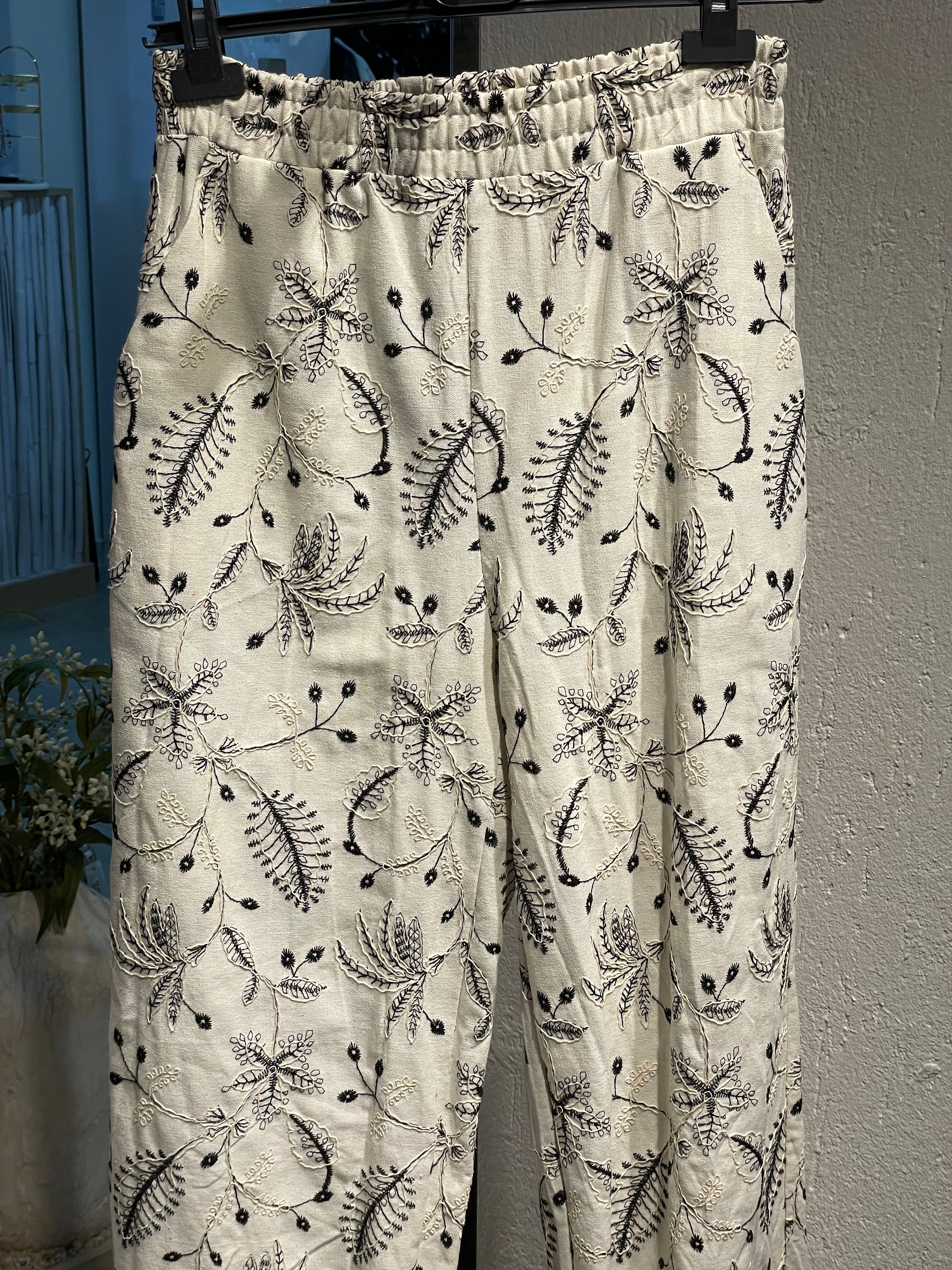 Çiçek Desenli Dokuma Uzun Pantolon