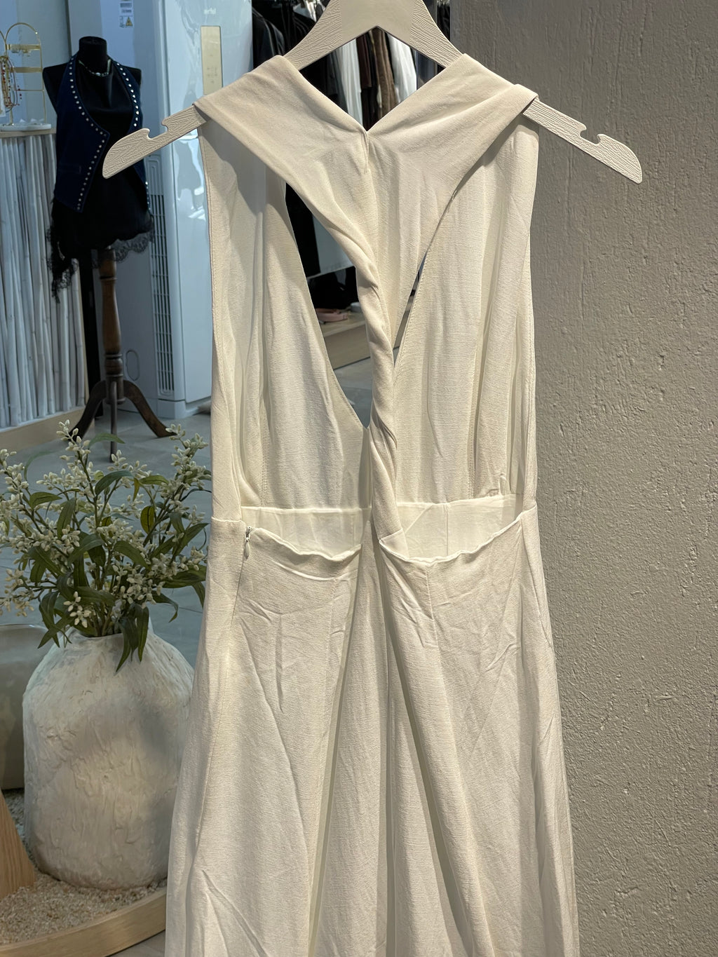 Beyaz Sırt Detaylı Uzun Elbise