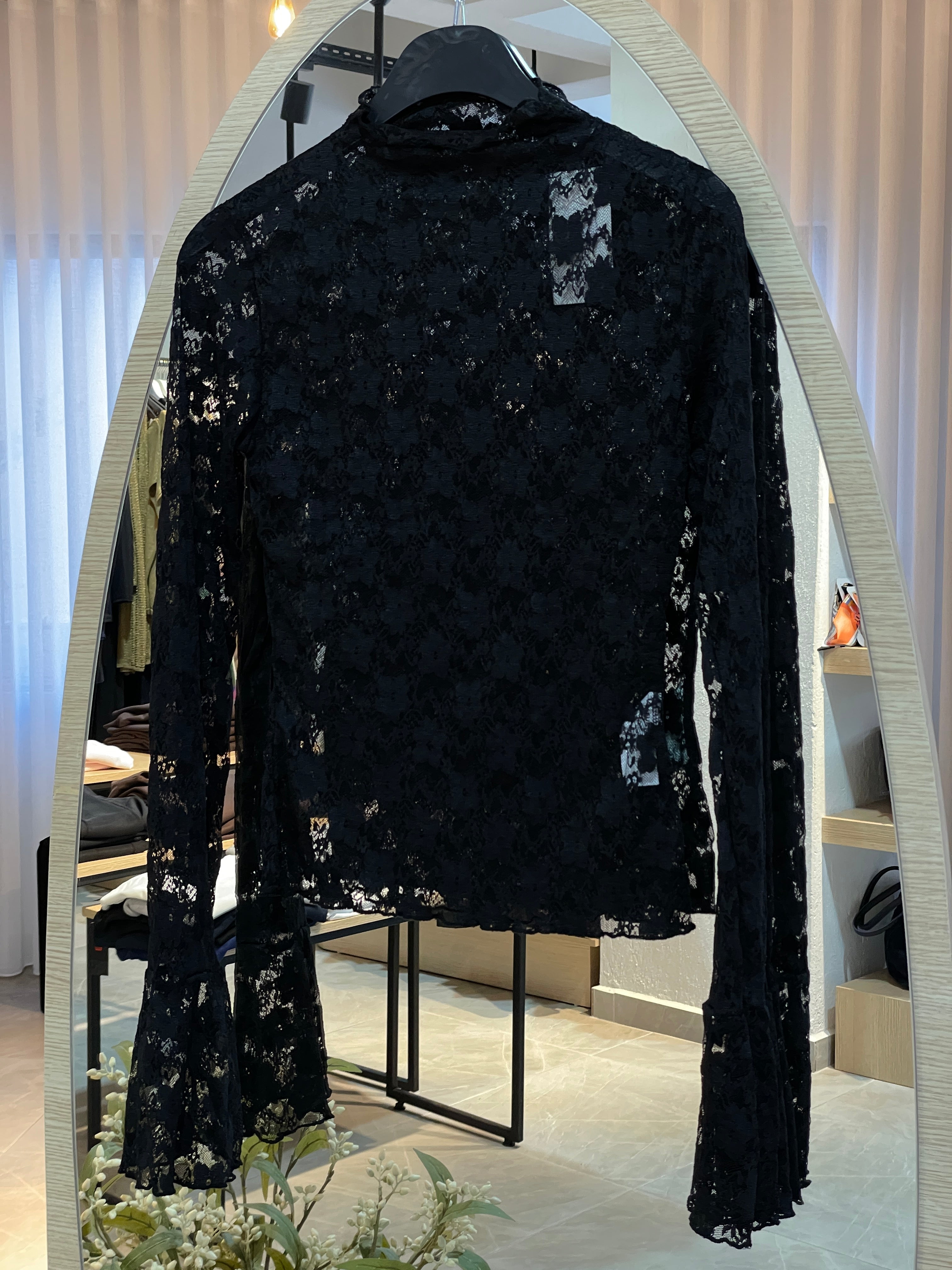 Dantelli Transparan Üst