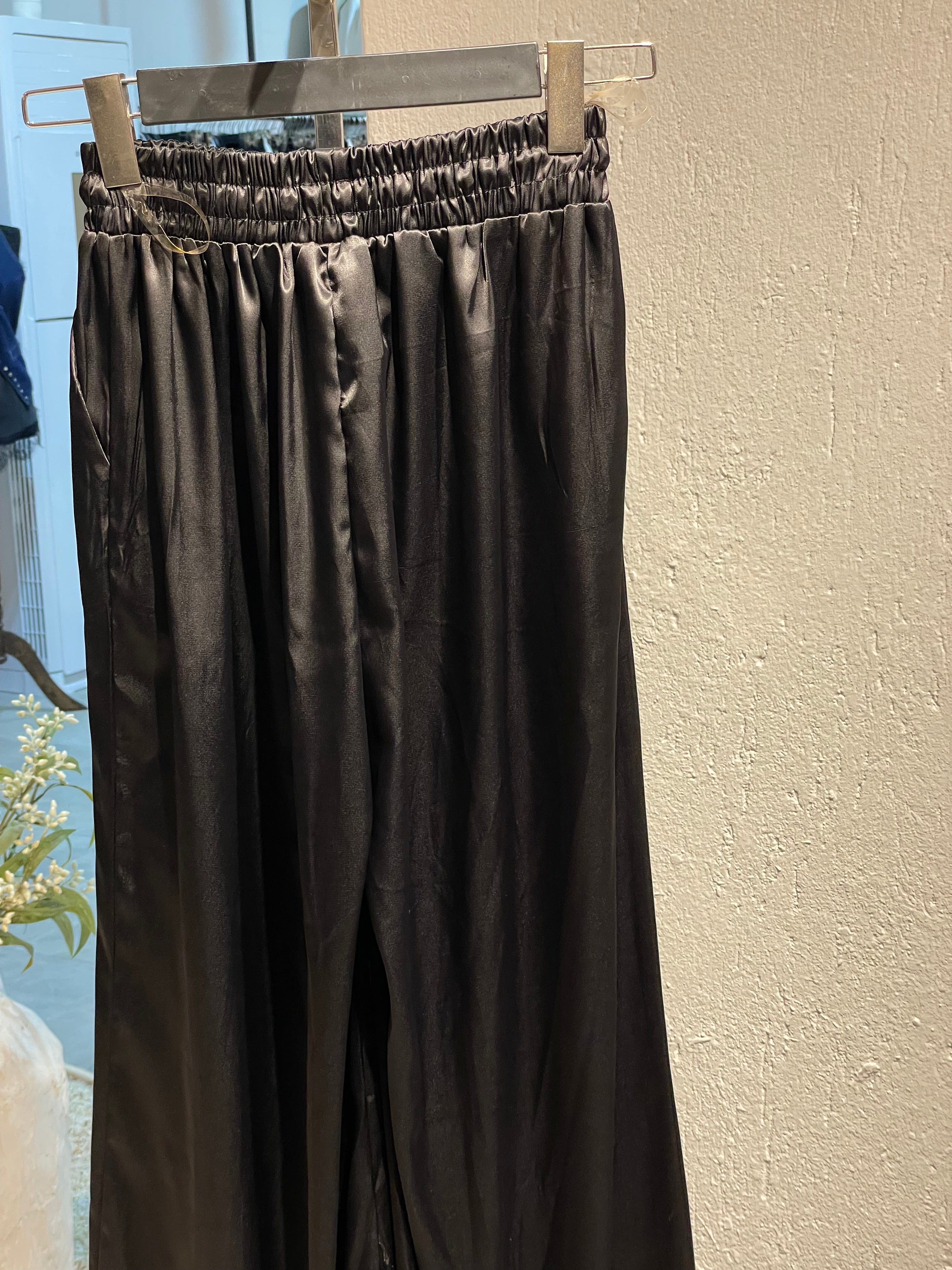 Siyah Saten Bol Paça Pantolon