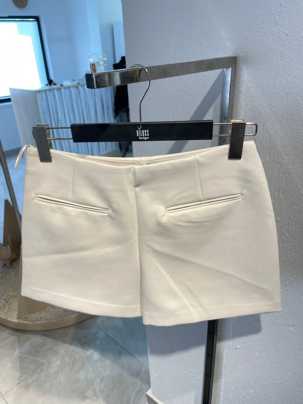 Yırtmaçlı Asimetrik Kesim Etek