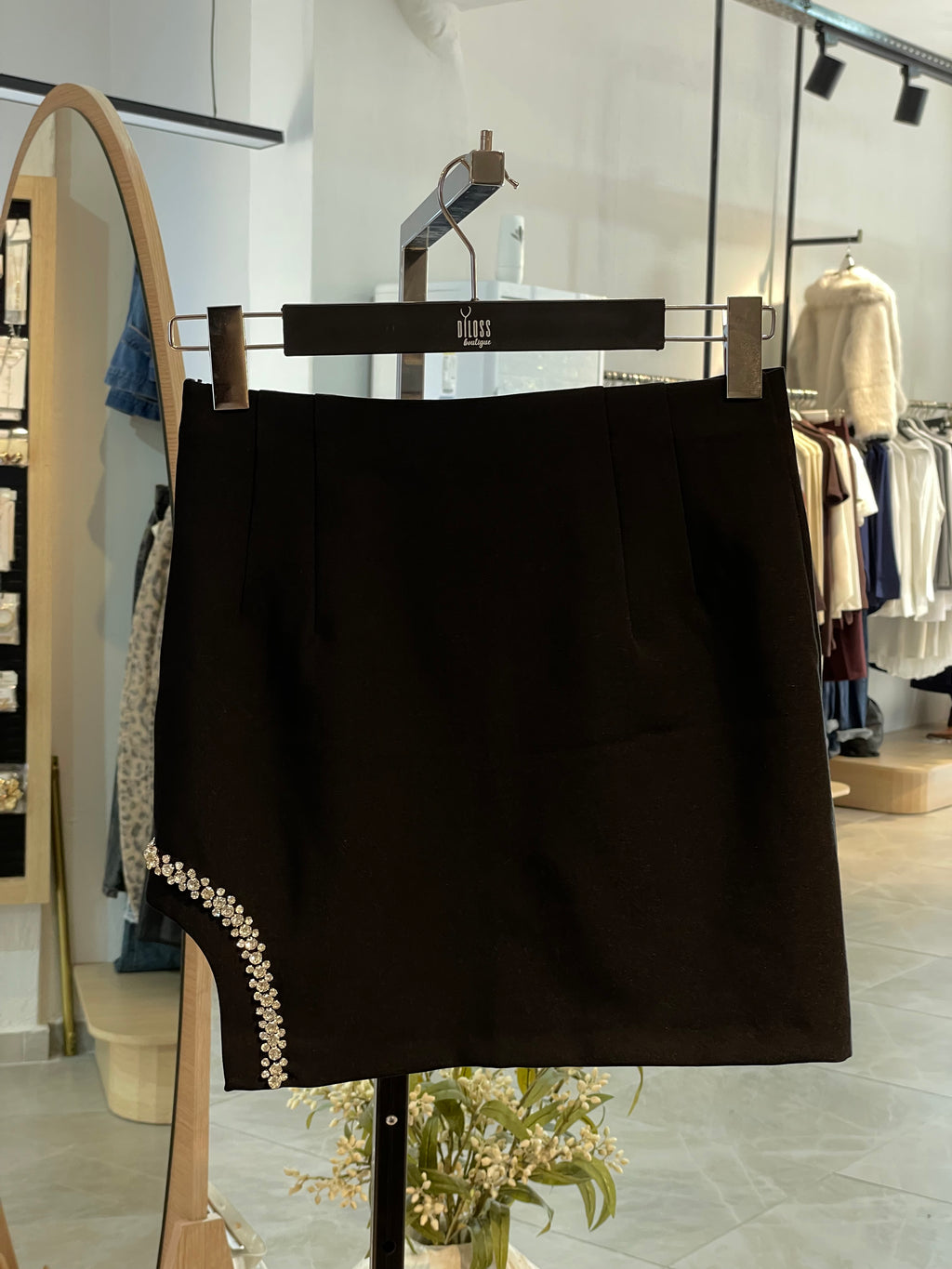 Şık Taş Detay Yırtmaçlı Etek