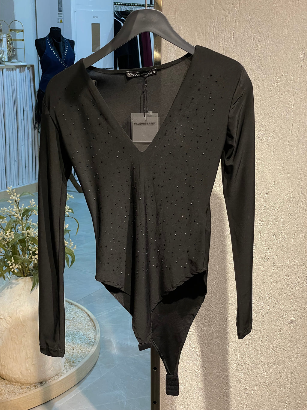 Taşlı V Yaka Bodysuit