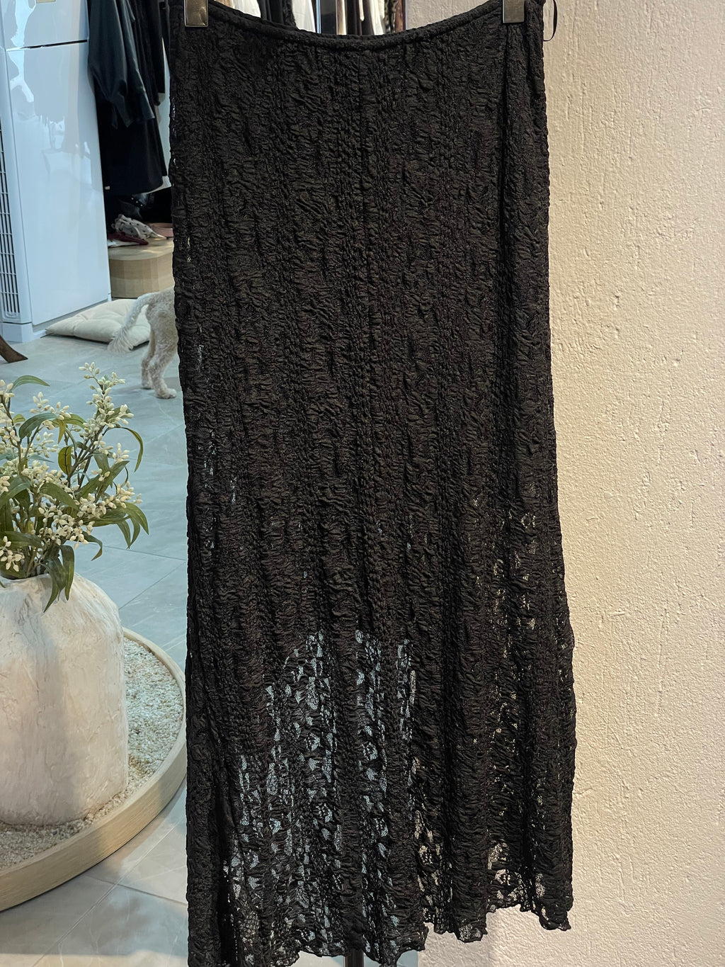 Asimetrik Kesim Siyah Dantel Etek