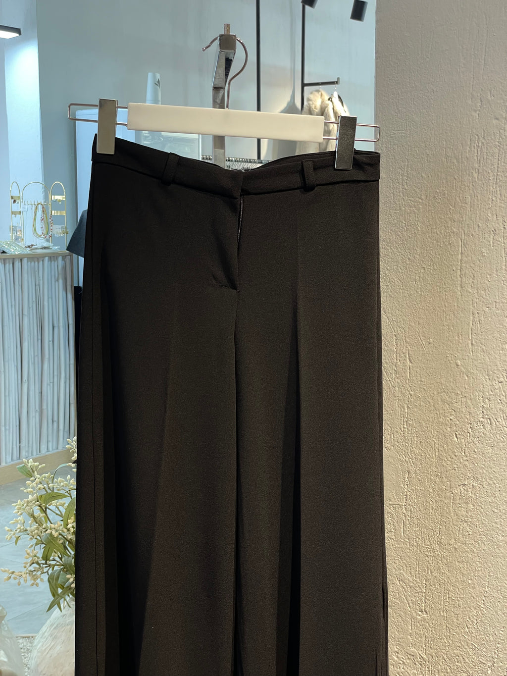 Siyah Düz Kesim Kumaş Pantolon