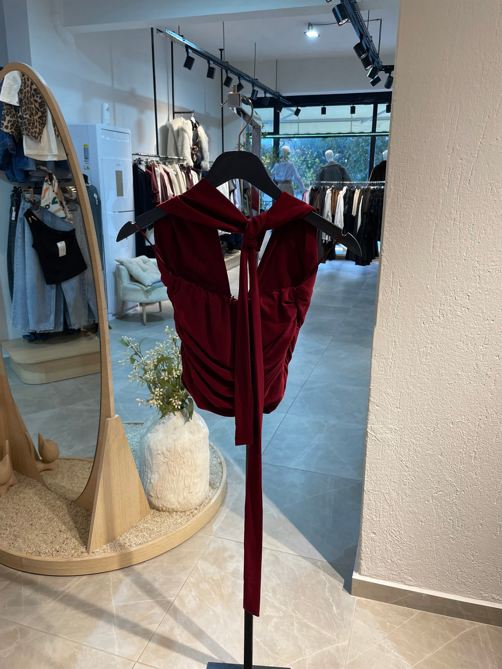 Bordo Dekolteli Altın Tokalı Üst