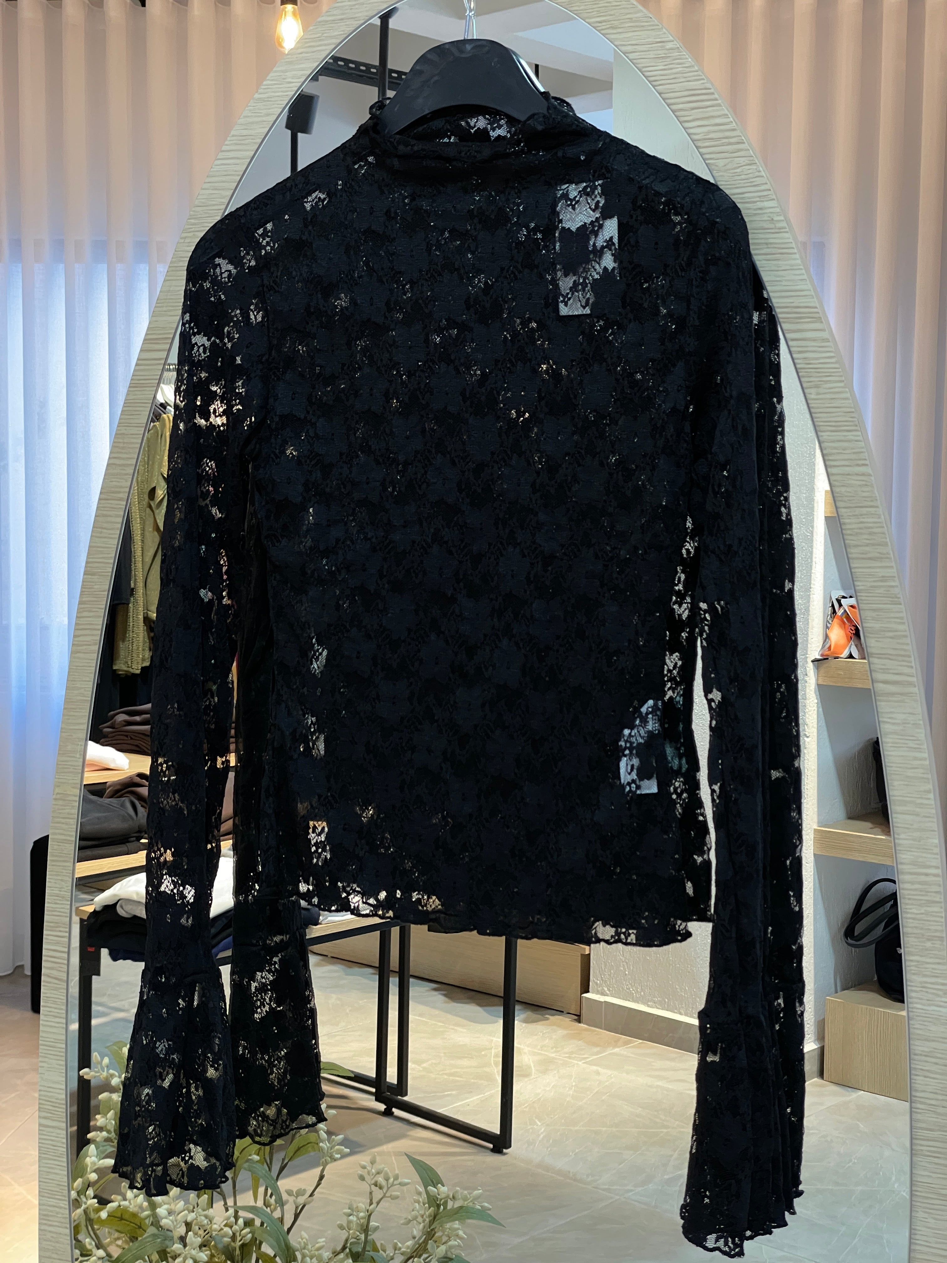 Dantelli Transparan Üst