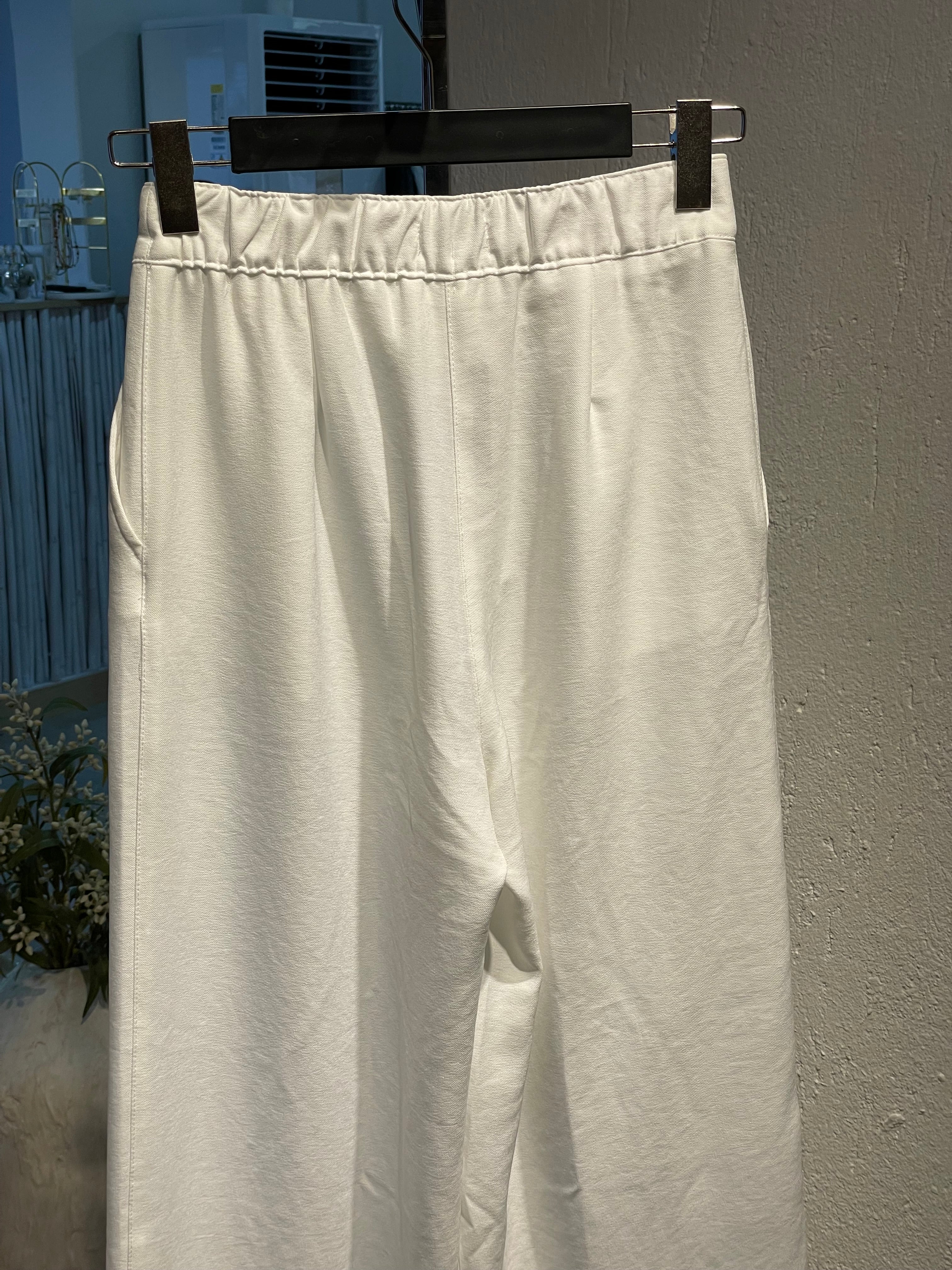 Keten Gold Düğmeli Beyaz Pantolon