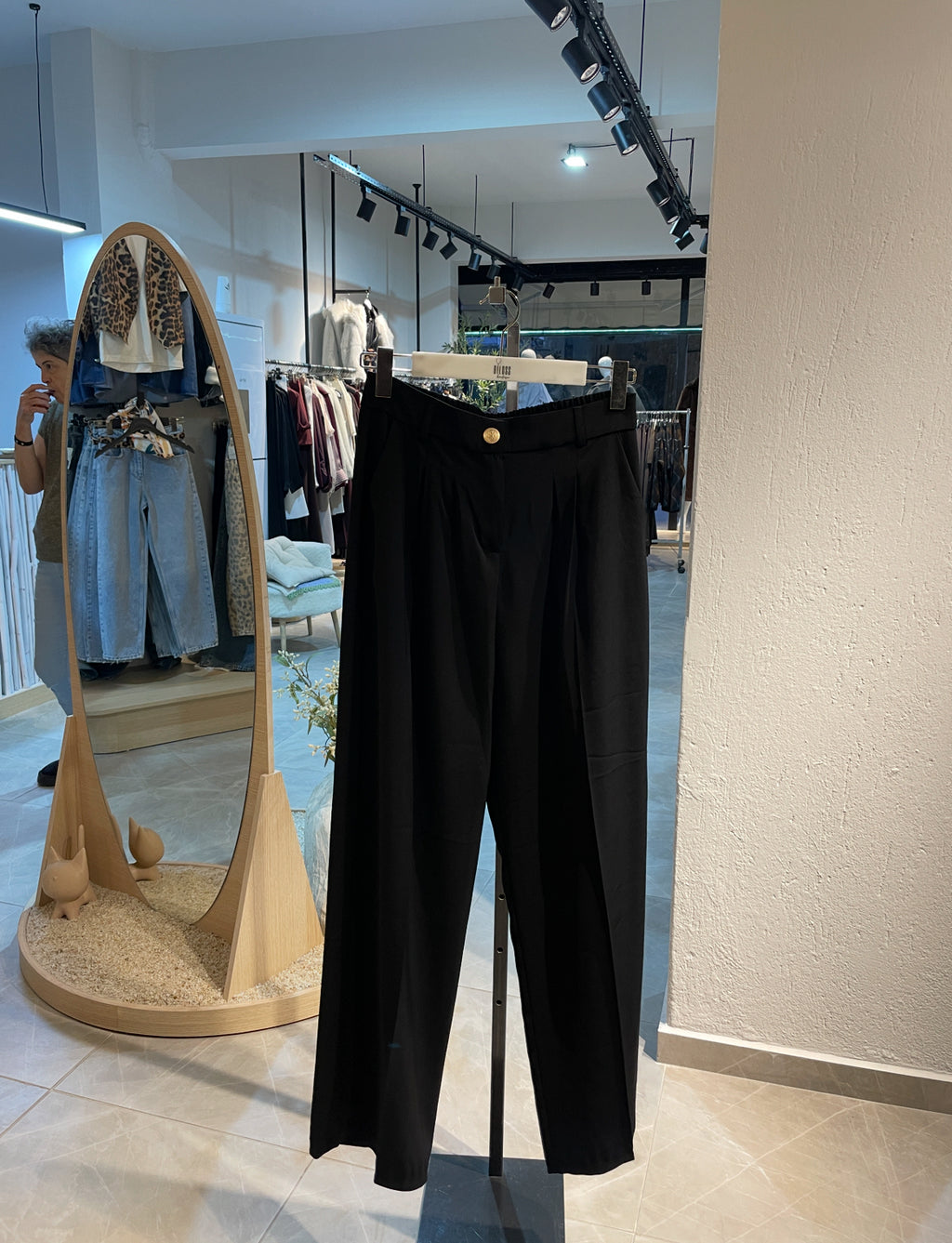 Gold Düğme Detay Düz Kesim Kumaş Pantolon