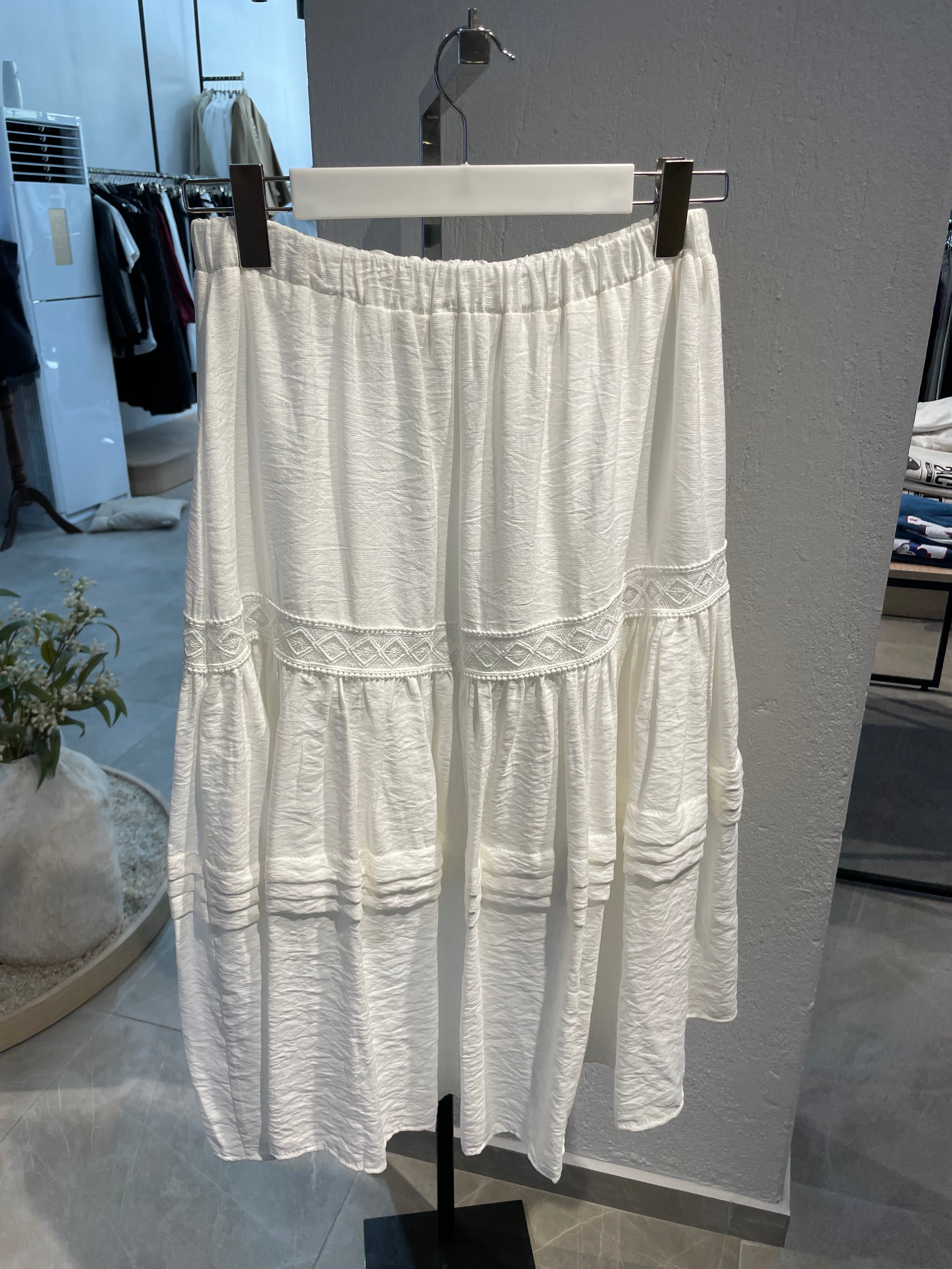 Dantel Detaylı Uzun Etek