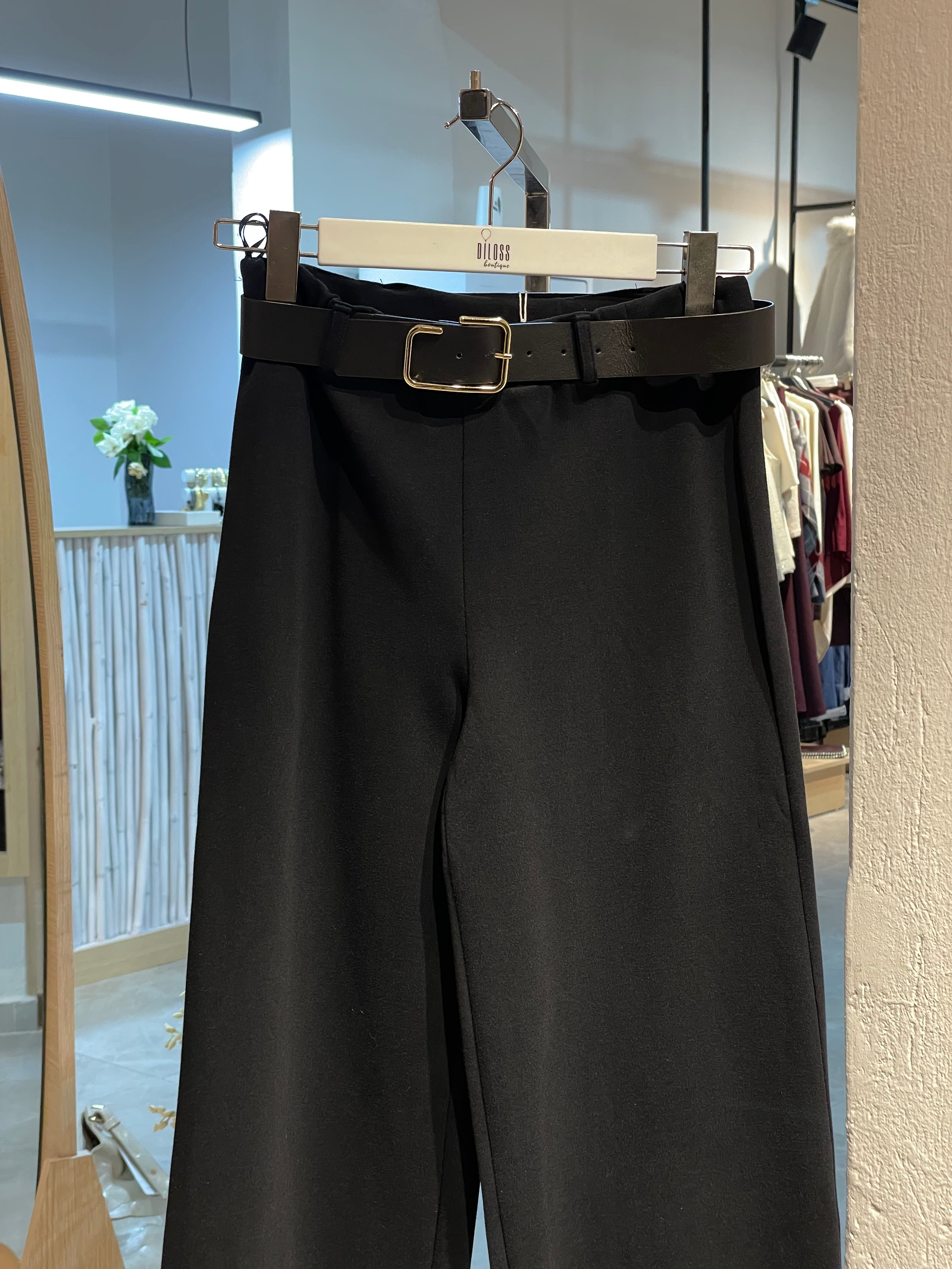 Şık Yakası Kürklü Düğmeli Takım