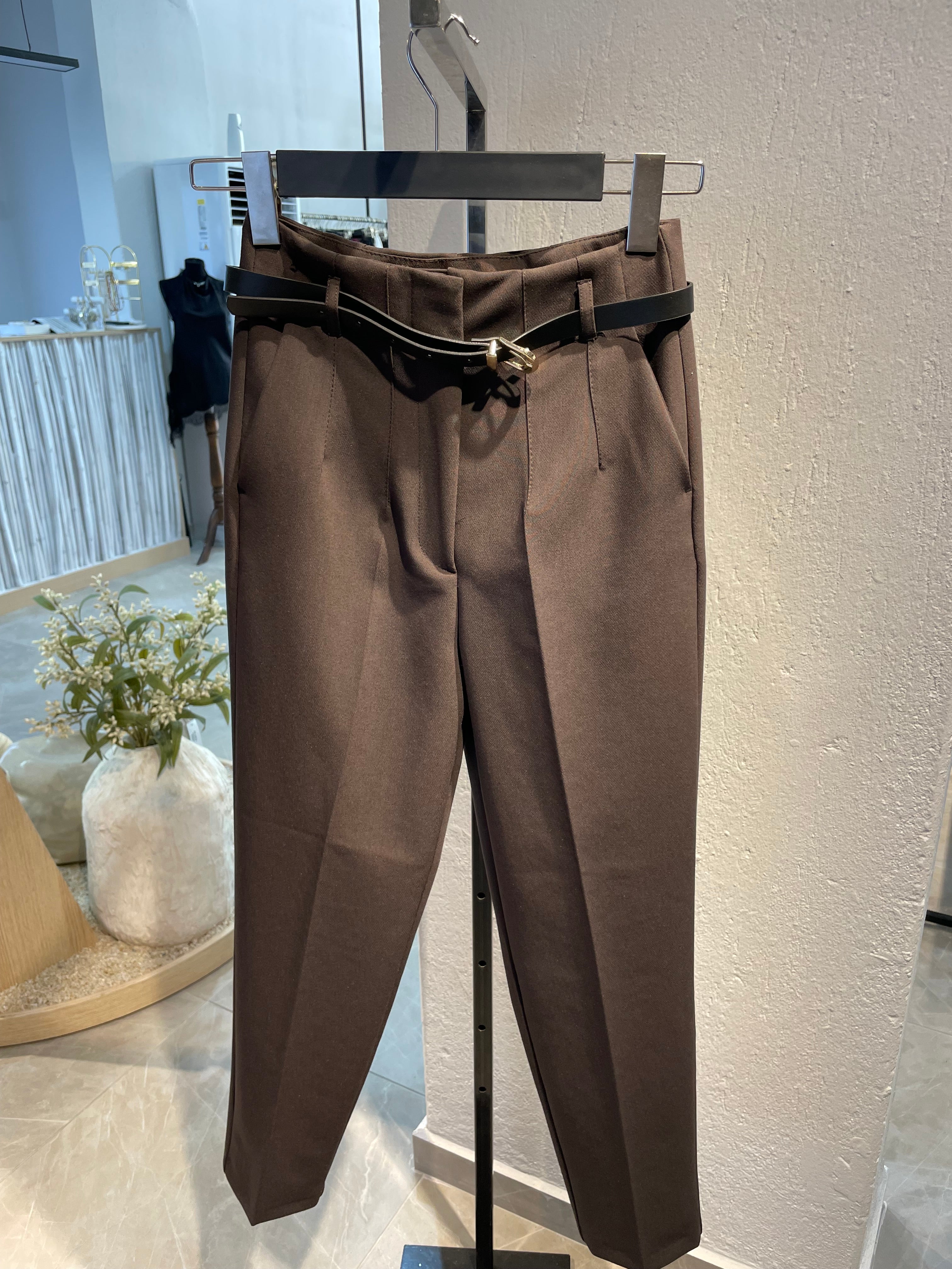 Kemerli Havuç Pantalon