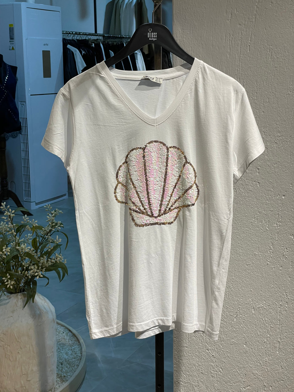 İşlemeli Deniz Kabuğu Detaylı Beyaz T-Shirt