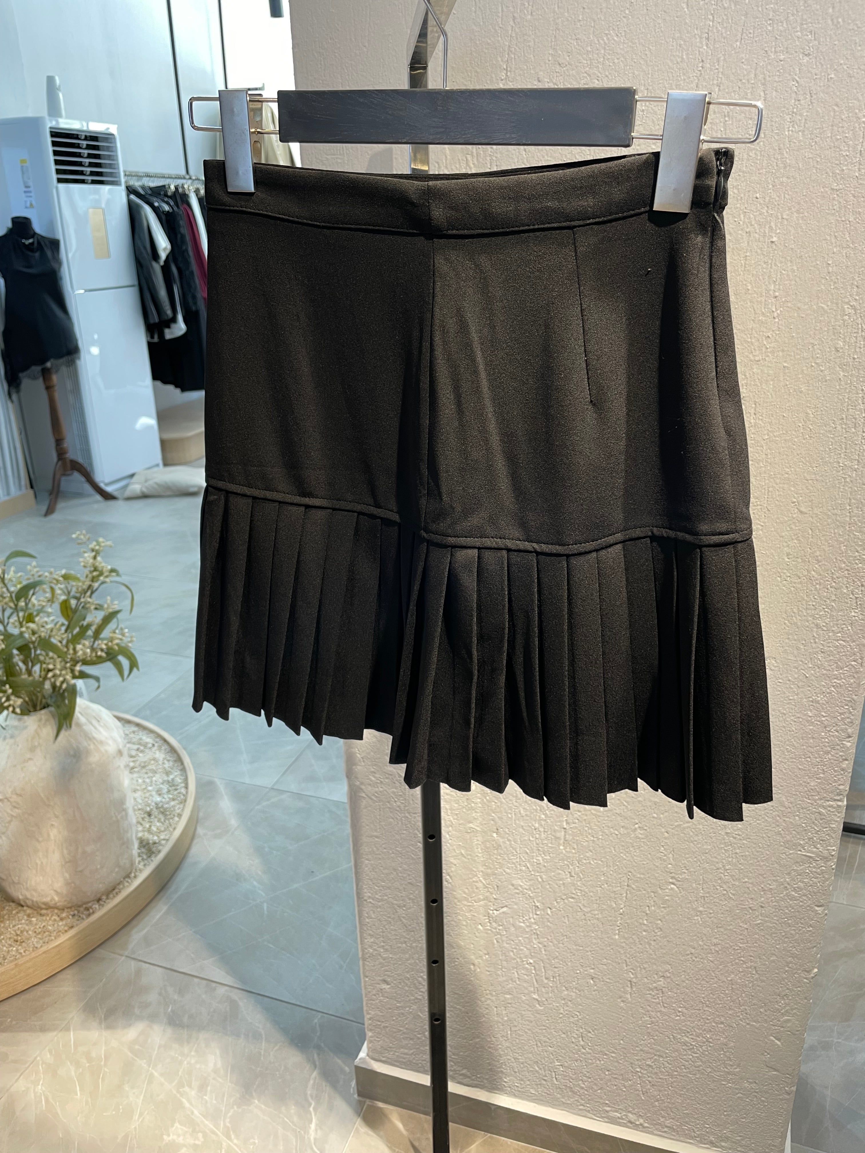 Siyah Düz pileli etek