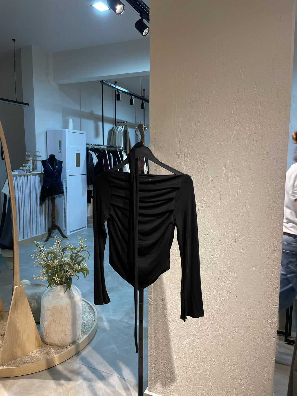 Boyundan bağlamalı drapeli üst