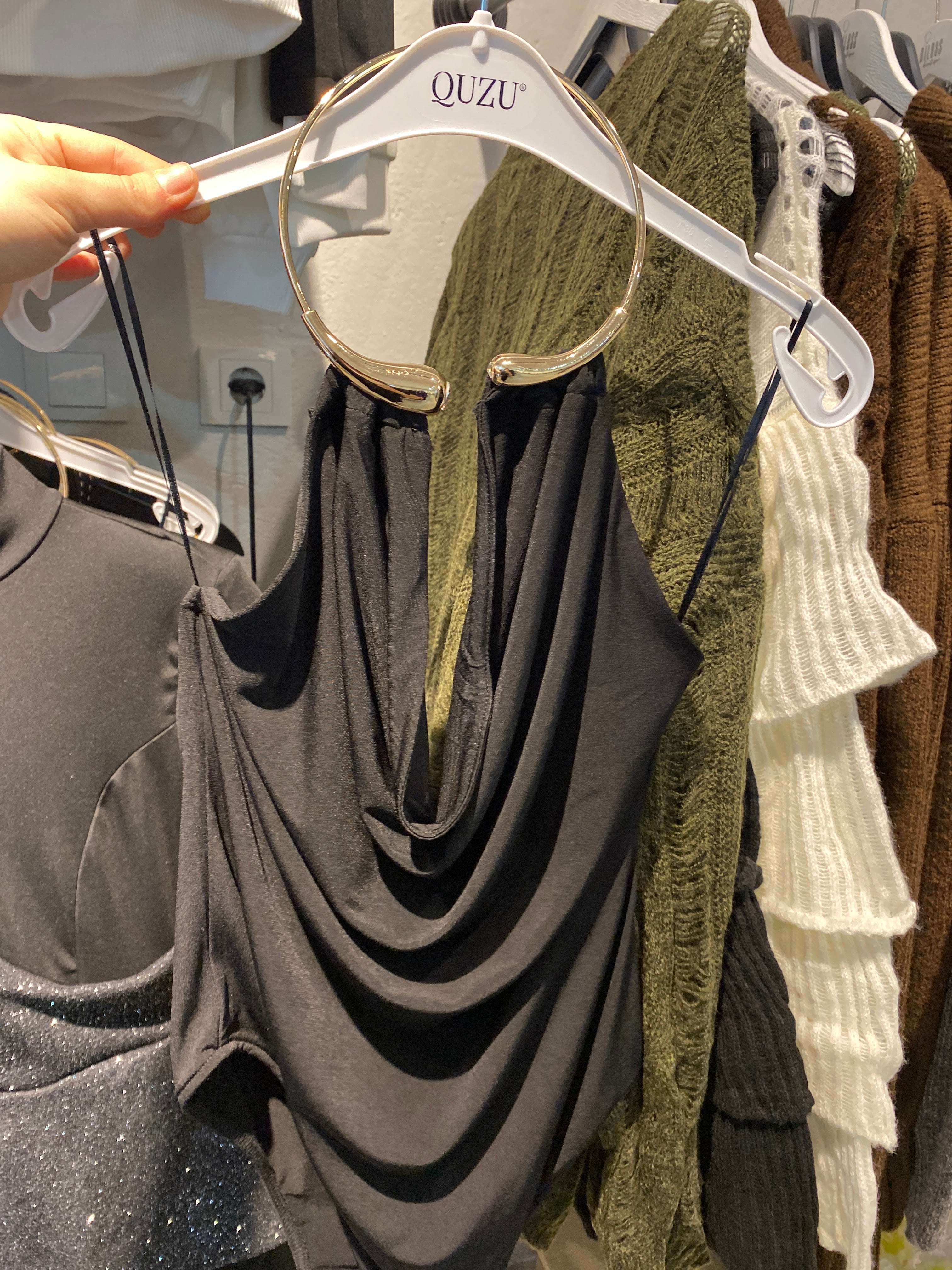 QZ Gold Tokalı Çıtçıtlı Siyah Body