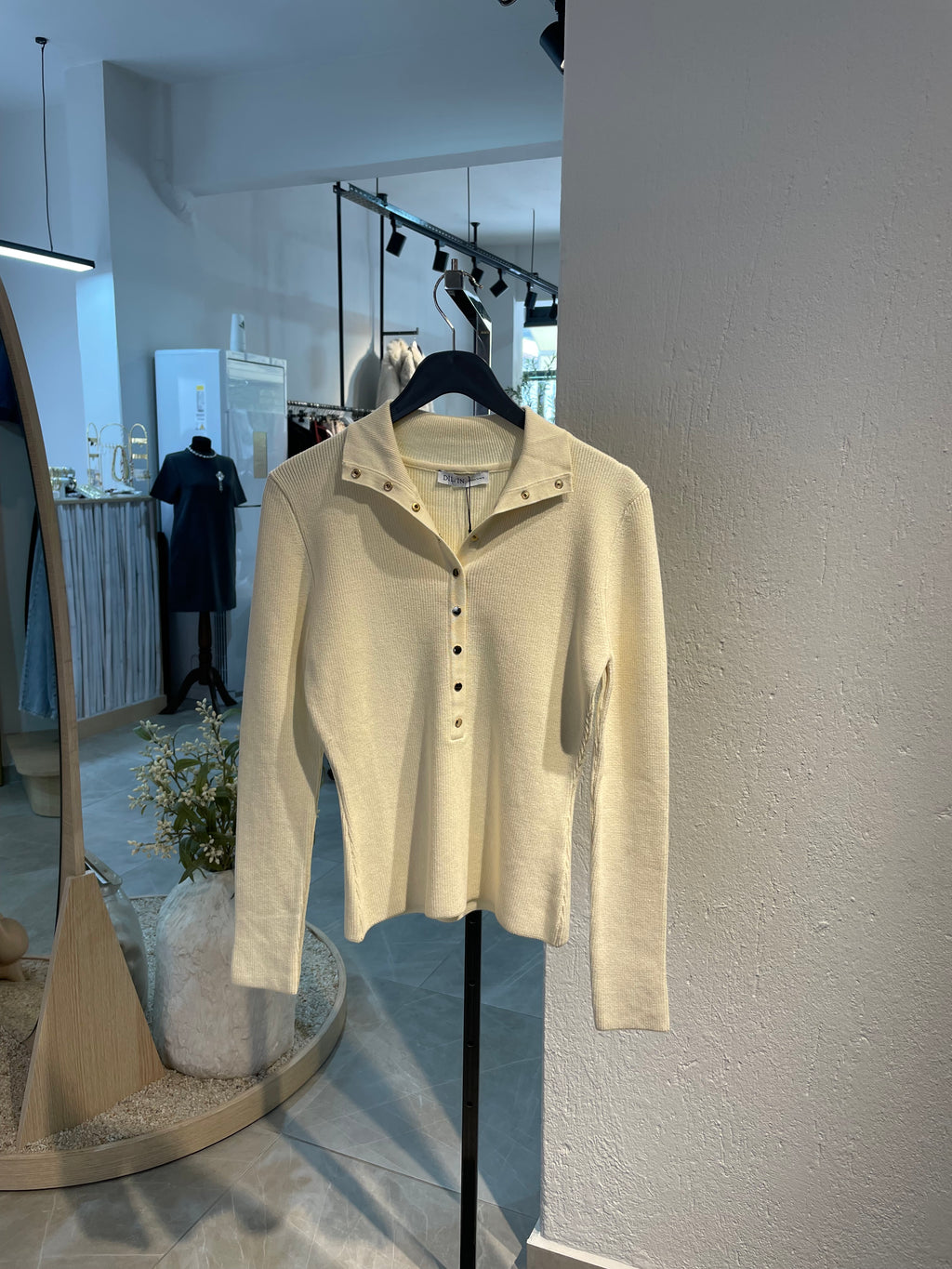 Dlvn Dik Yaka Çıtçıtlı Triko Kazak