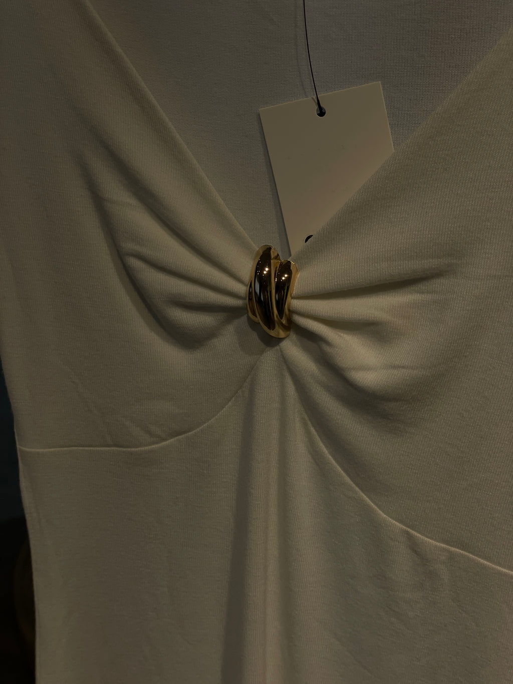 Yakası Tokalı Bluz