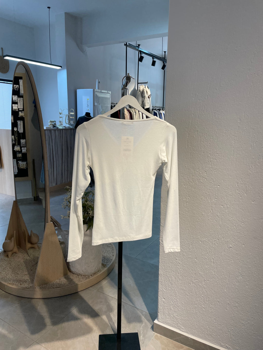 Yakası Tokalı Bluz