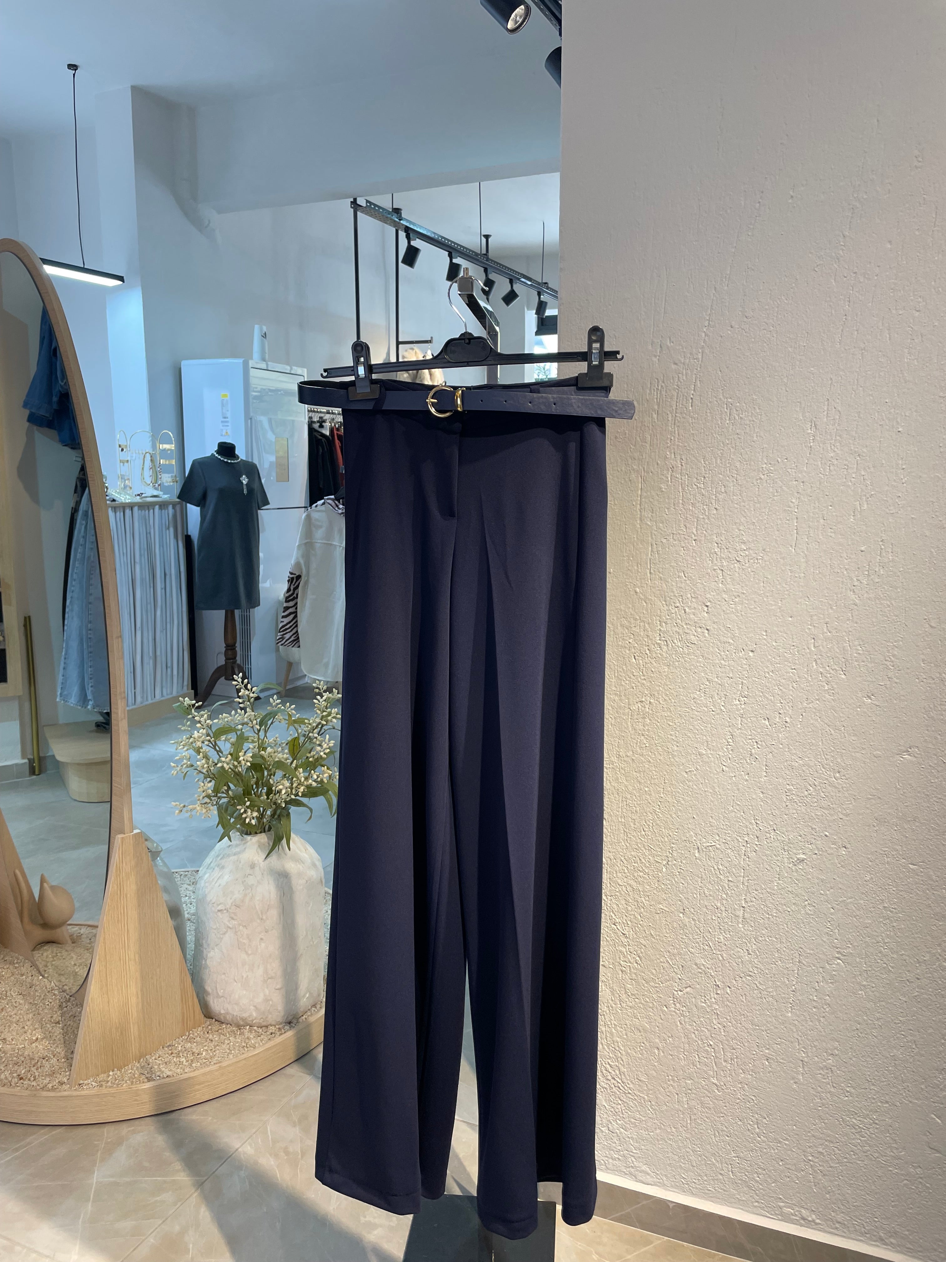 Lacivert Kemerli Düz Kesim Pantolon