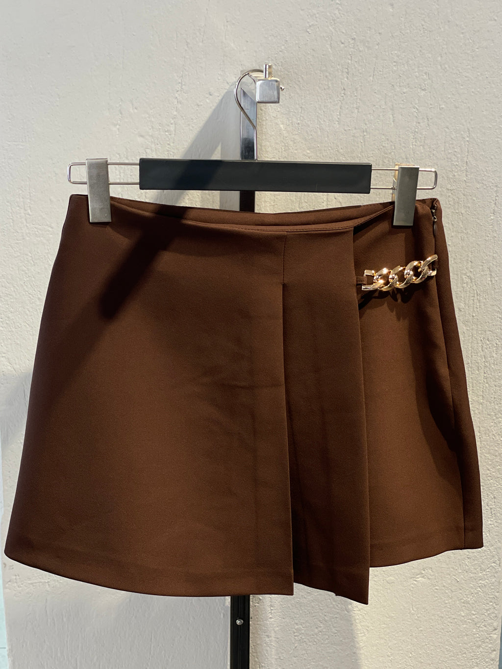 Zincir Detaylı Şort Etek