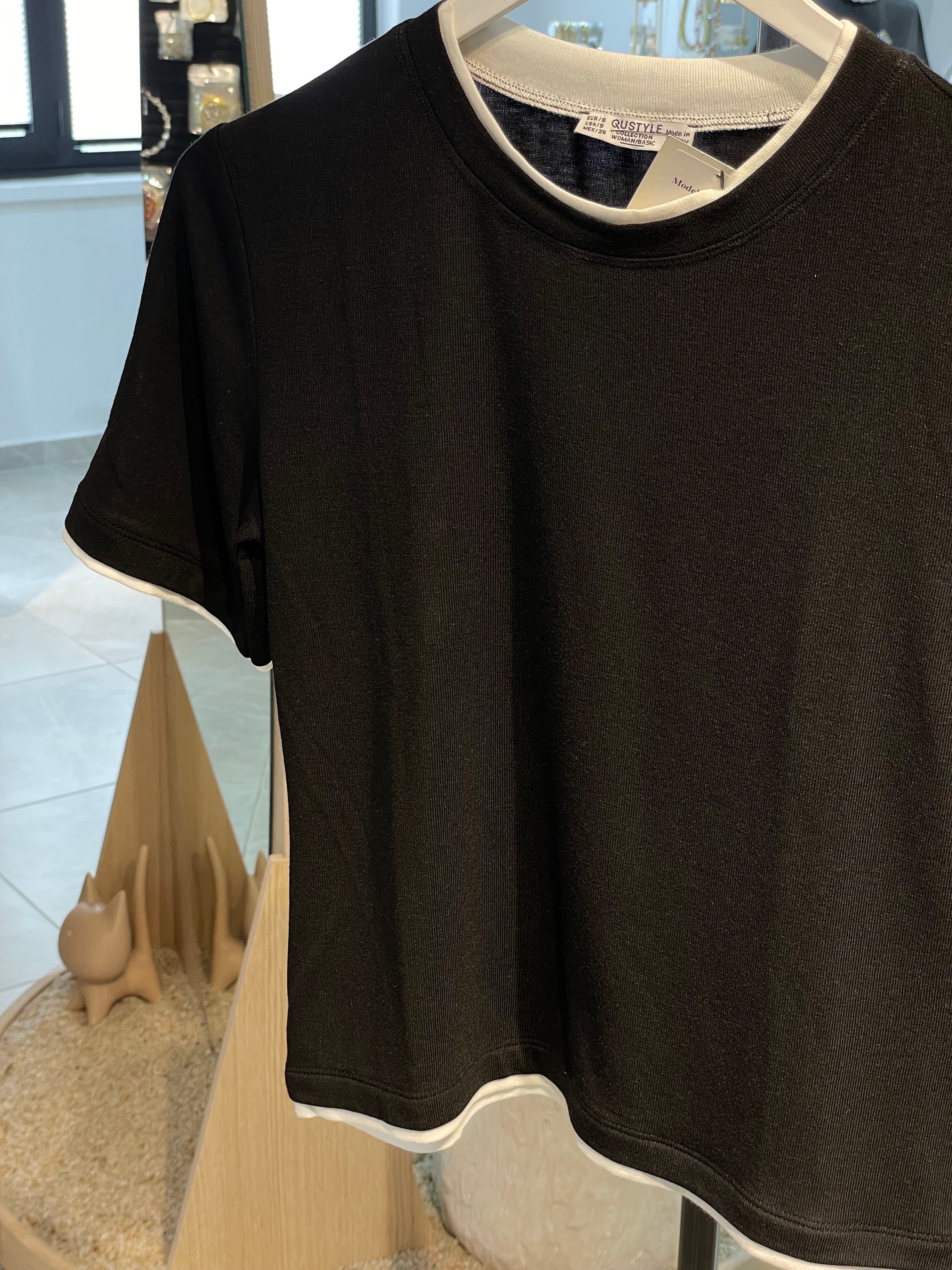 İki Renkli Kısa Kol T-Shirt