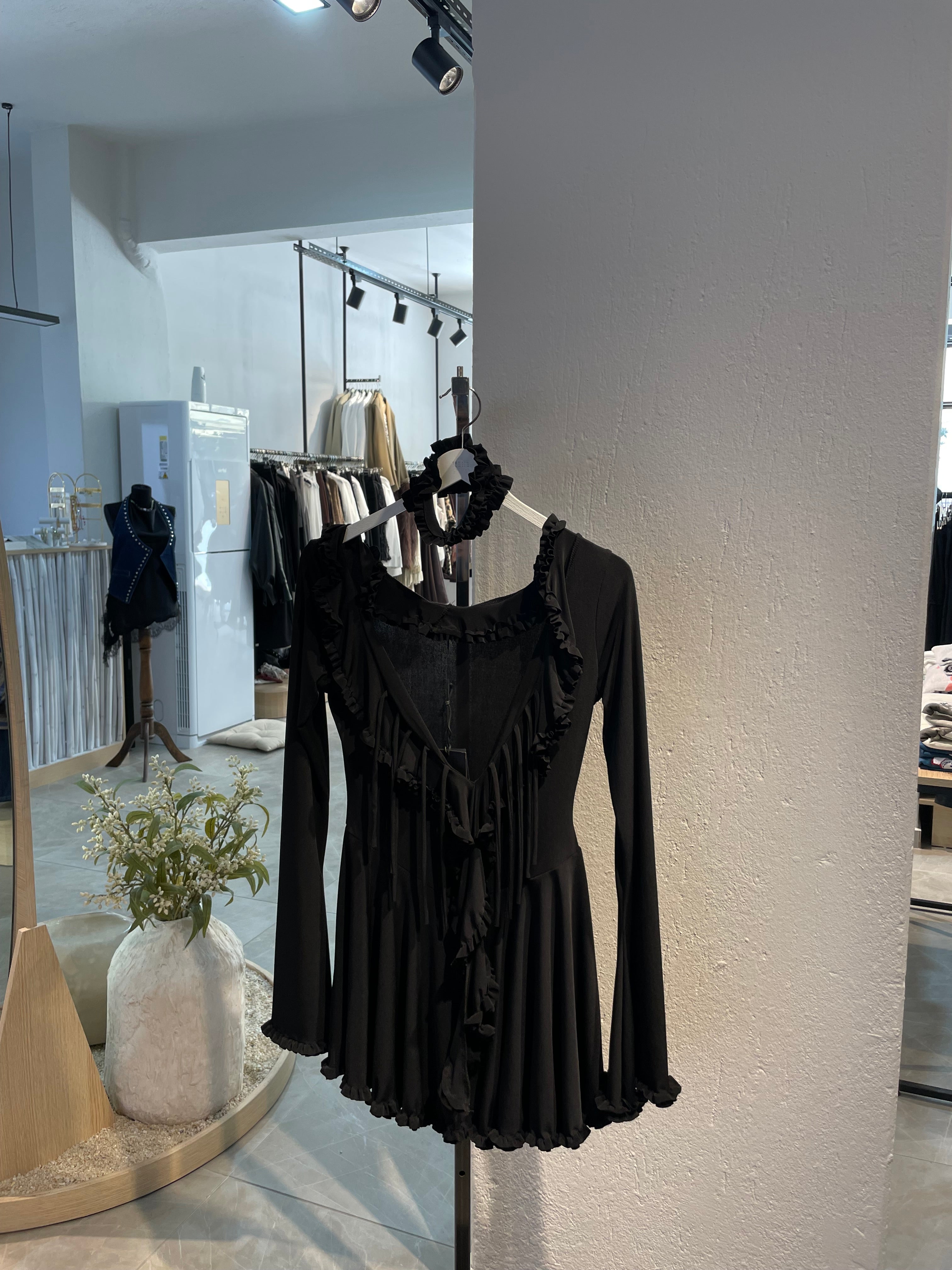 Siyah Rahat Kumaş Sırt Açık Elbise