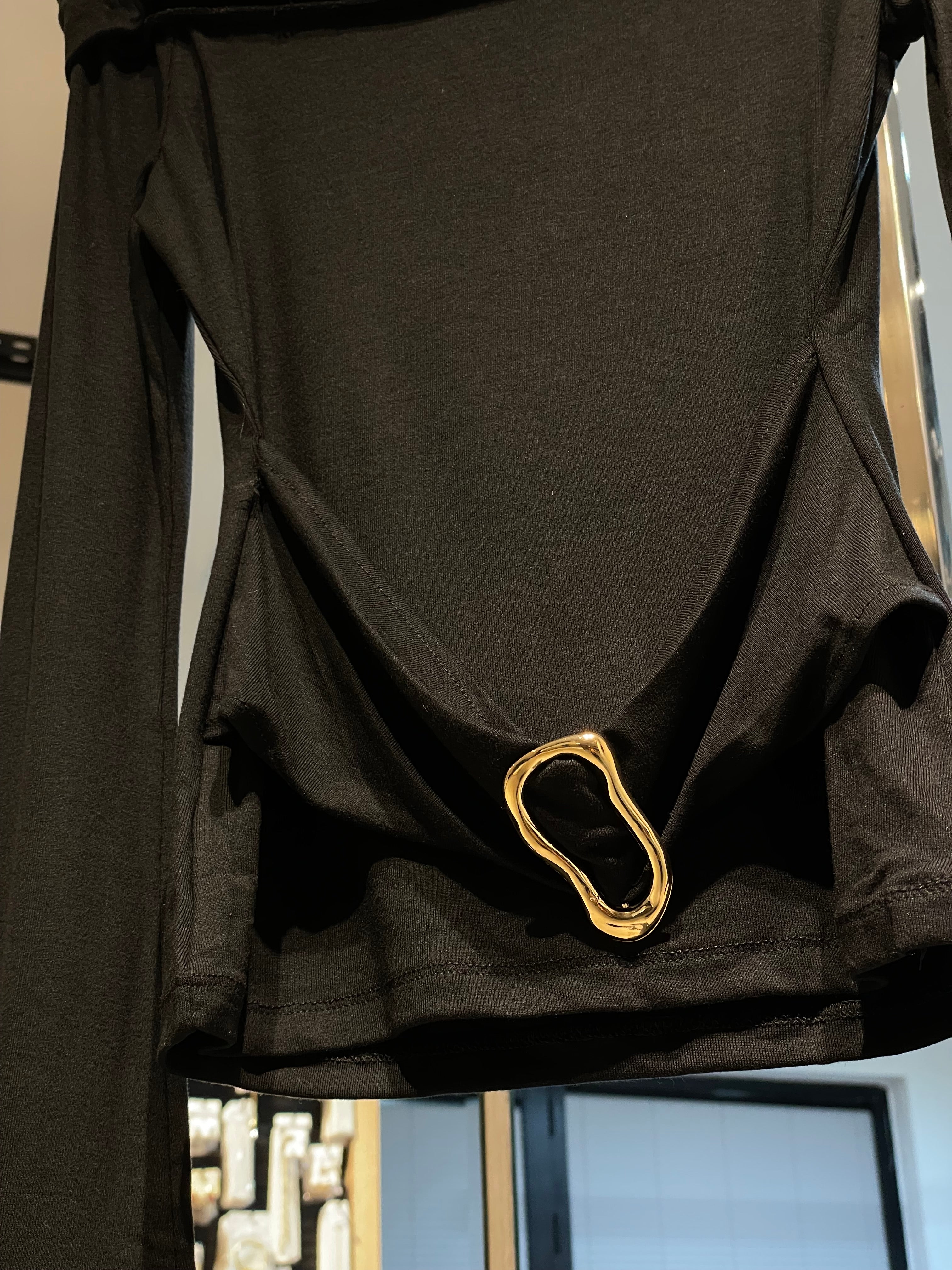 Tokalı Kayık Yaka Bluz