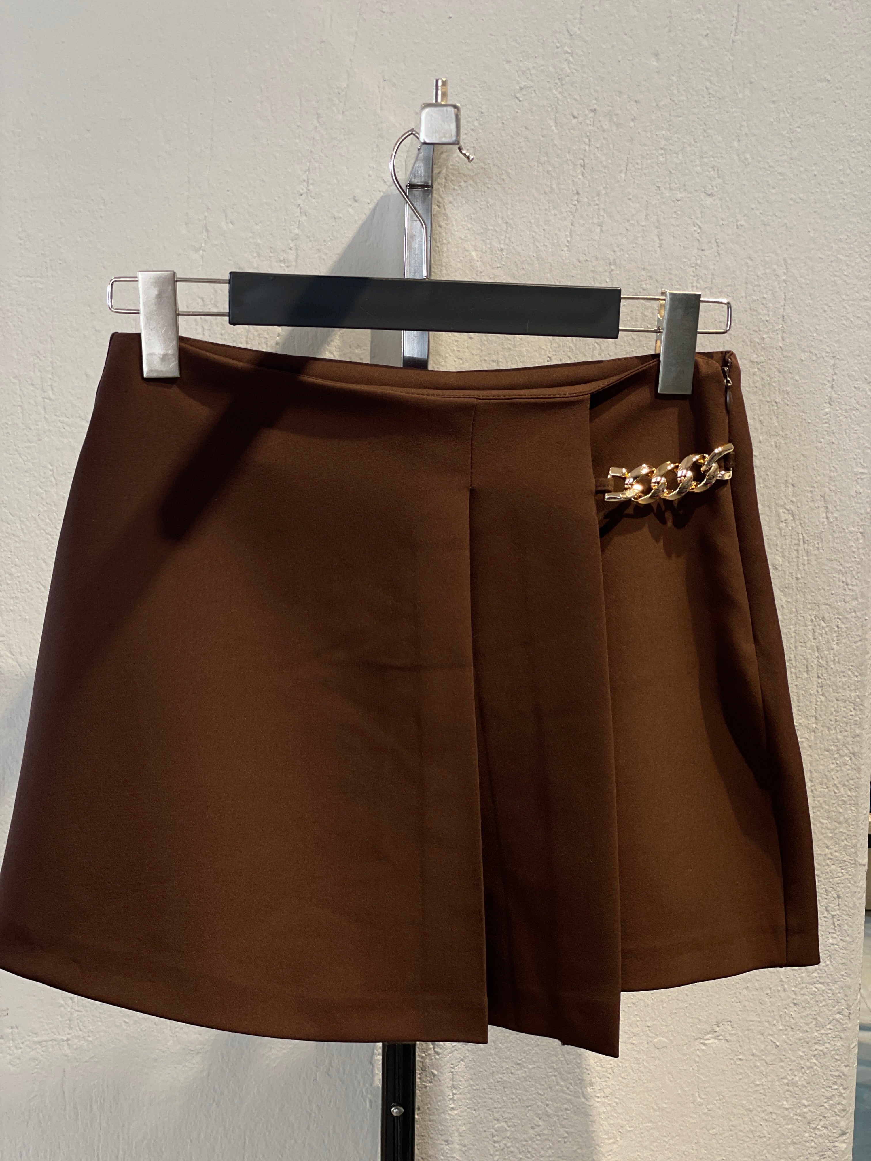 Zincir Detaylı Şort Etek