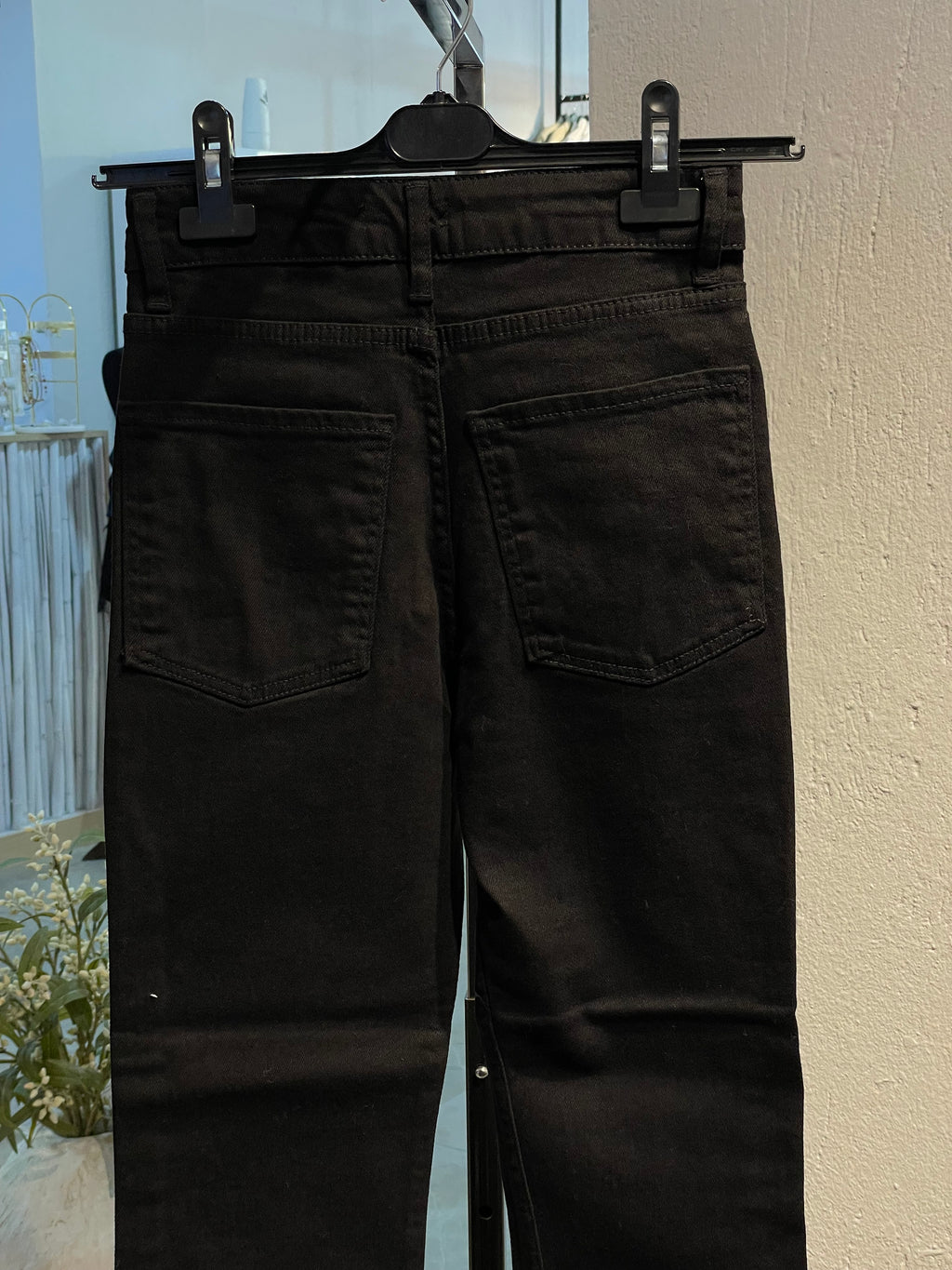 Siyah Düz Kesim Jean