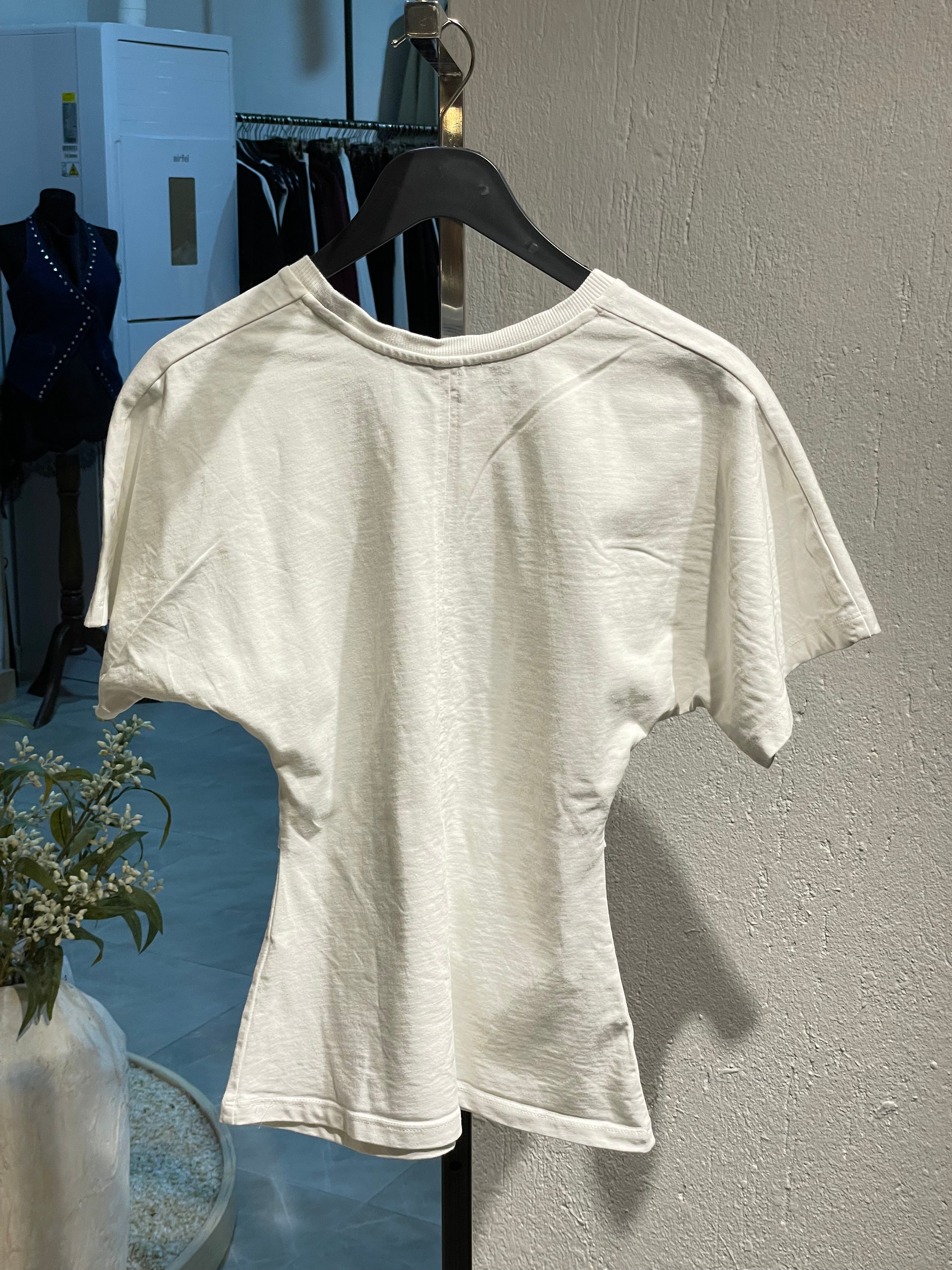 Dilvin Belden Oturtmalı Beyaz Üst