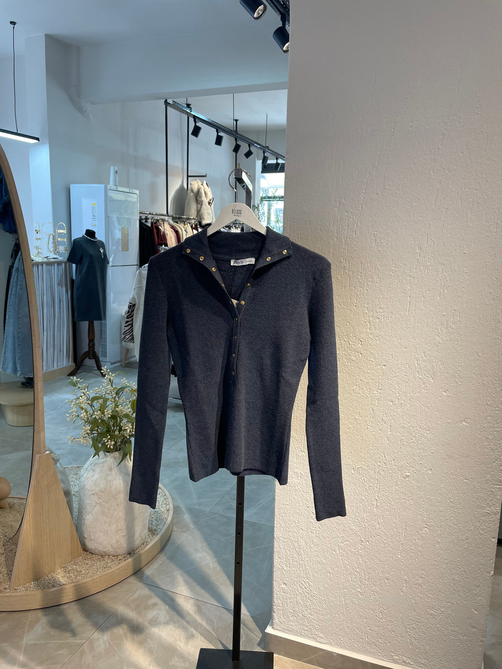 Dlvn Dik Yaka Çıtçıtlı Triko Kazak