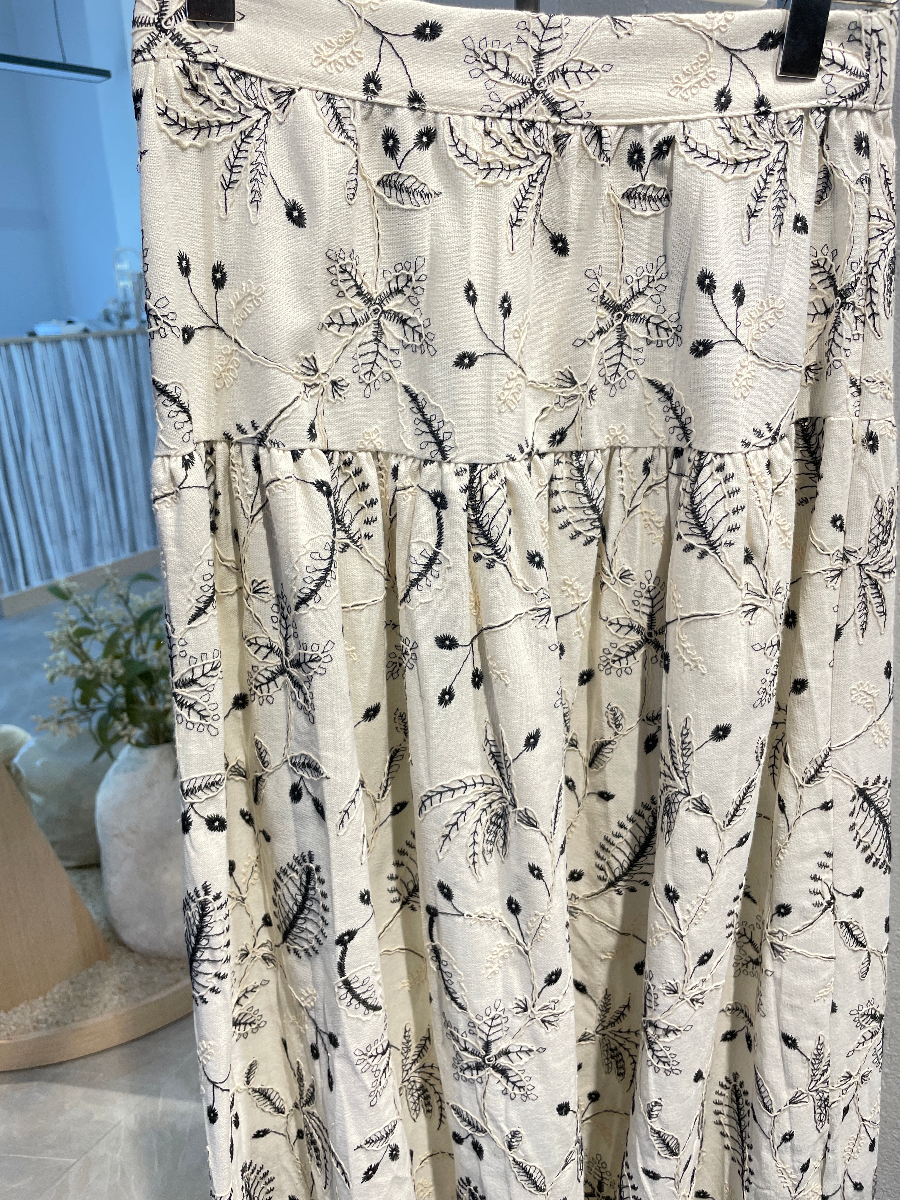 Çiçek Desenli Dokuma Uzun Etek