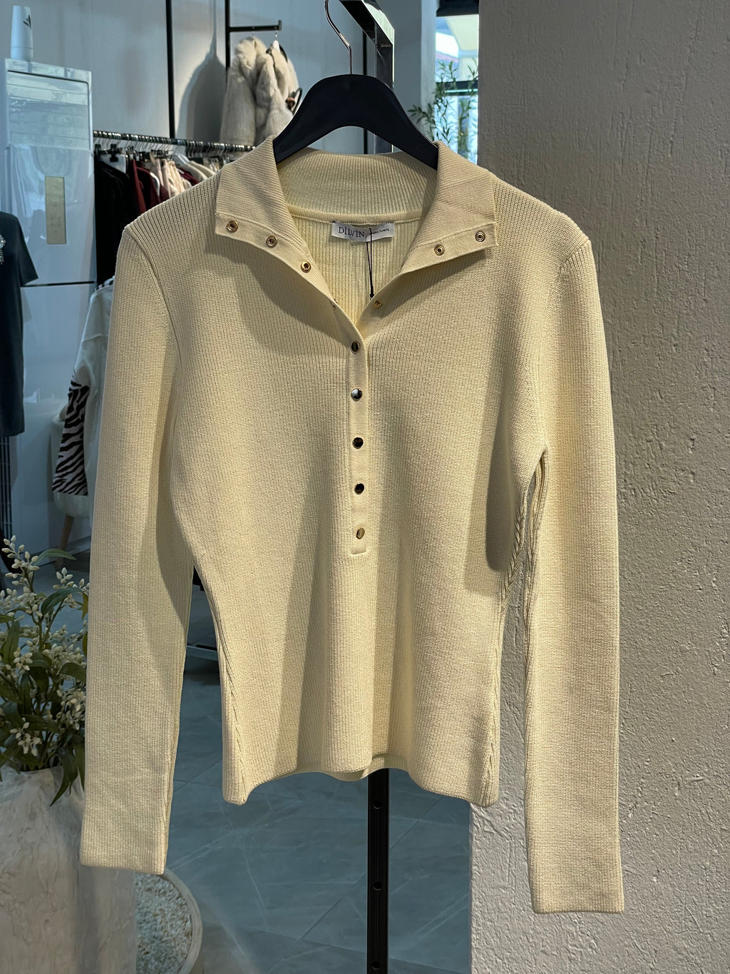 Dlvn Dik Yaka Çıtçıtlı Triko Kazak