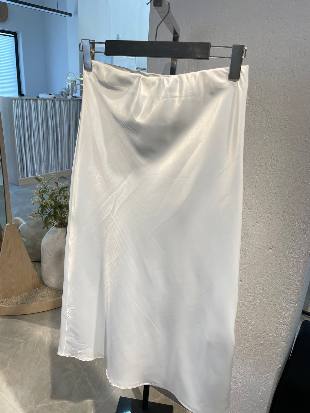 Saten Krem Uzun Etek