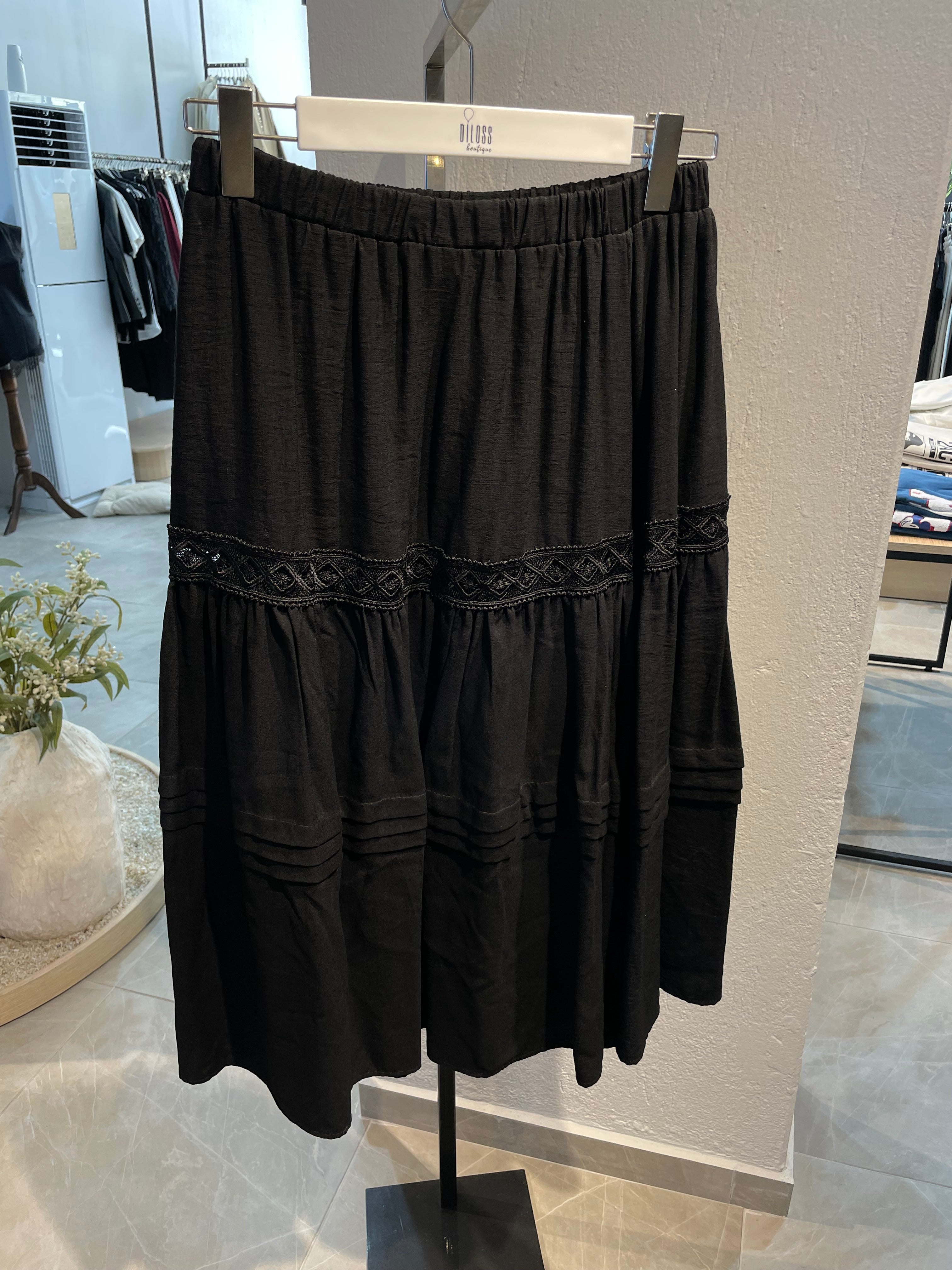 Dantel Detaylı Uzun Etek