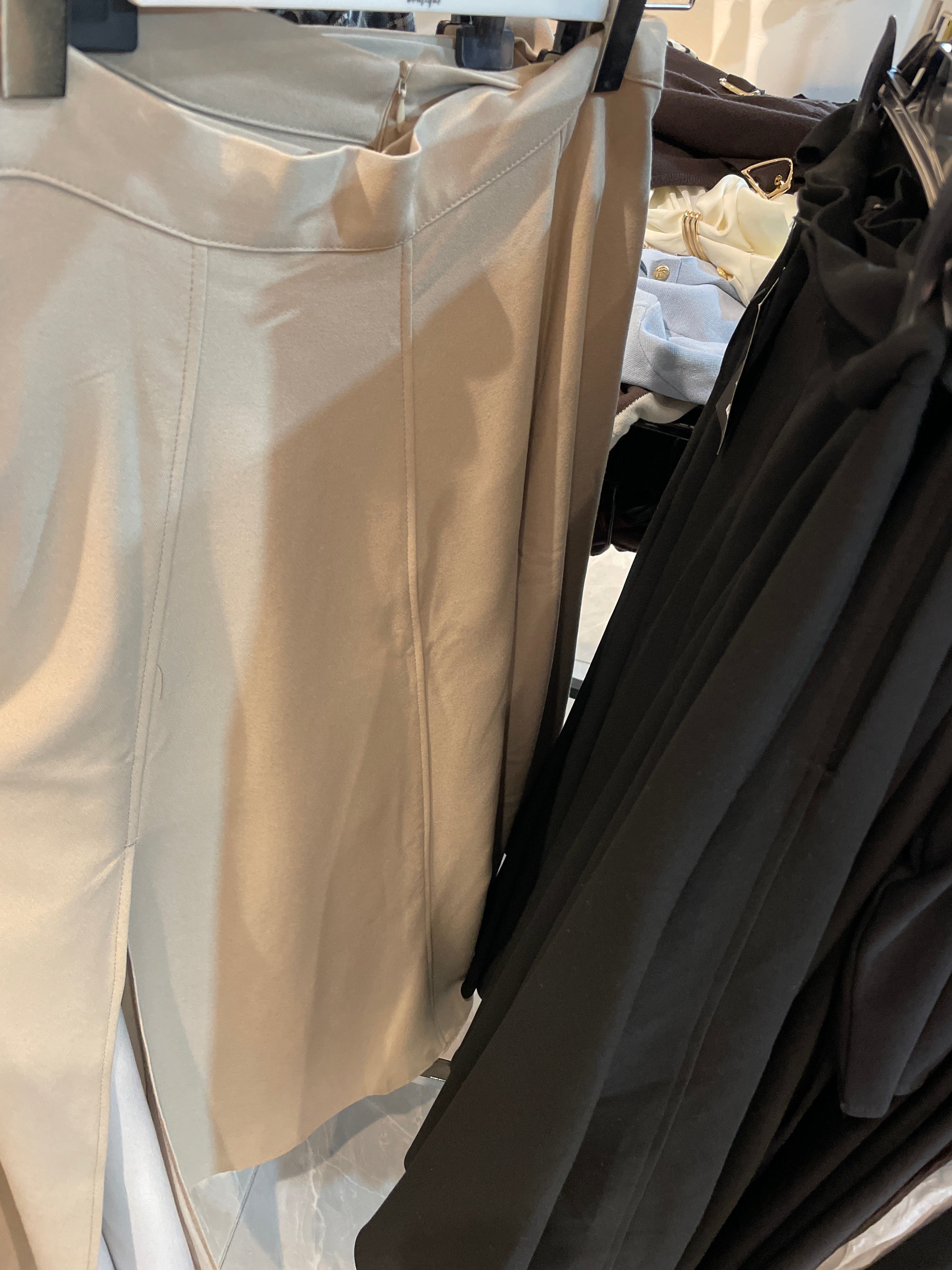 A Kesim Yırtmaçlı Tok Kumaş Etek